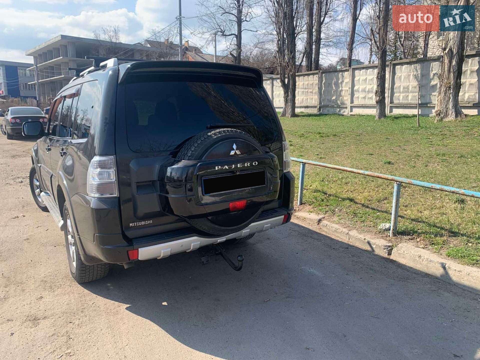 Mitsubishi Pajero 2010 VIN JMBLYV93WAJ000766 фото оголошення 4 з 30