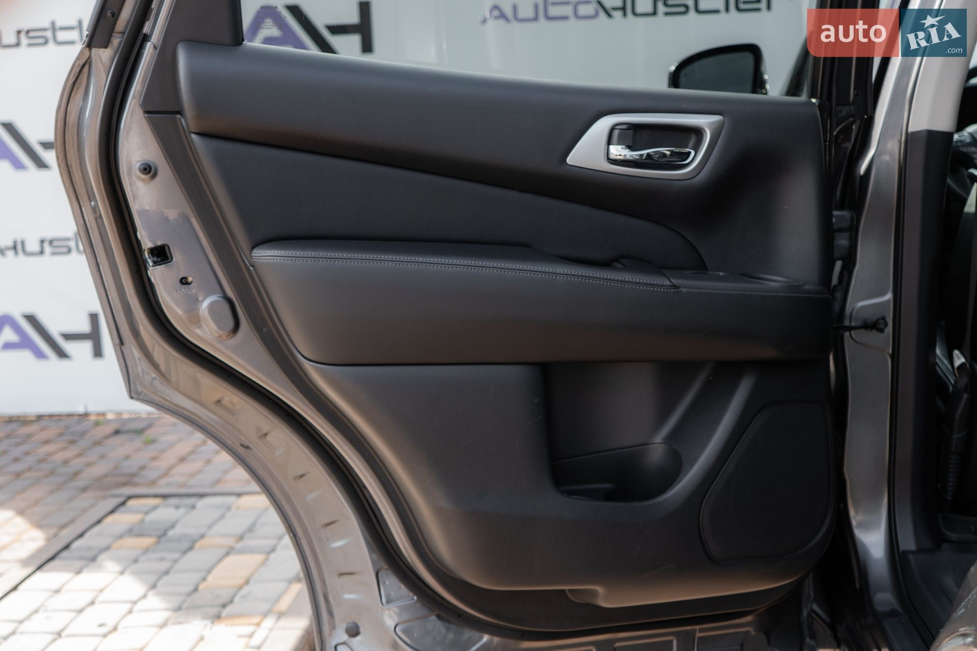 Nissan Pathfinder 2015 VIN 5N1AR2MM9FC718488 фото оголошення 50 з 68
