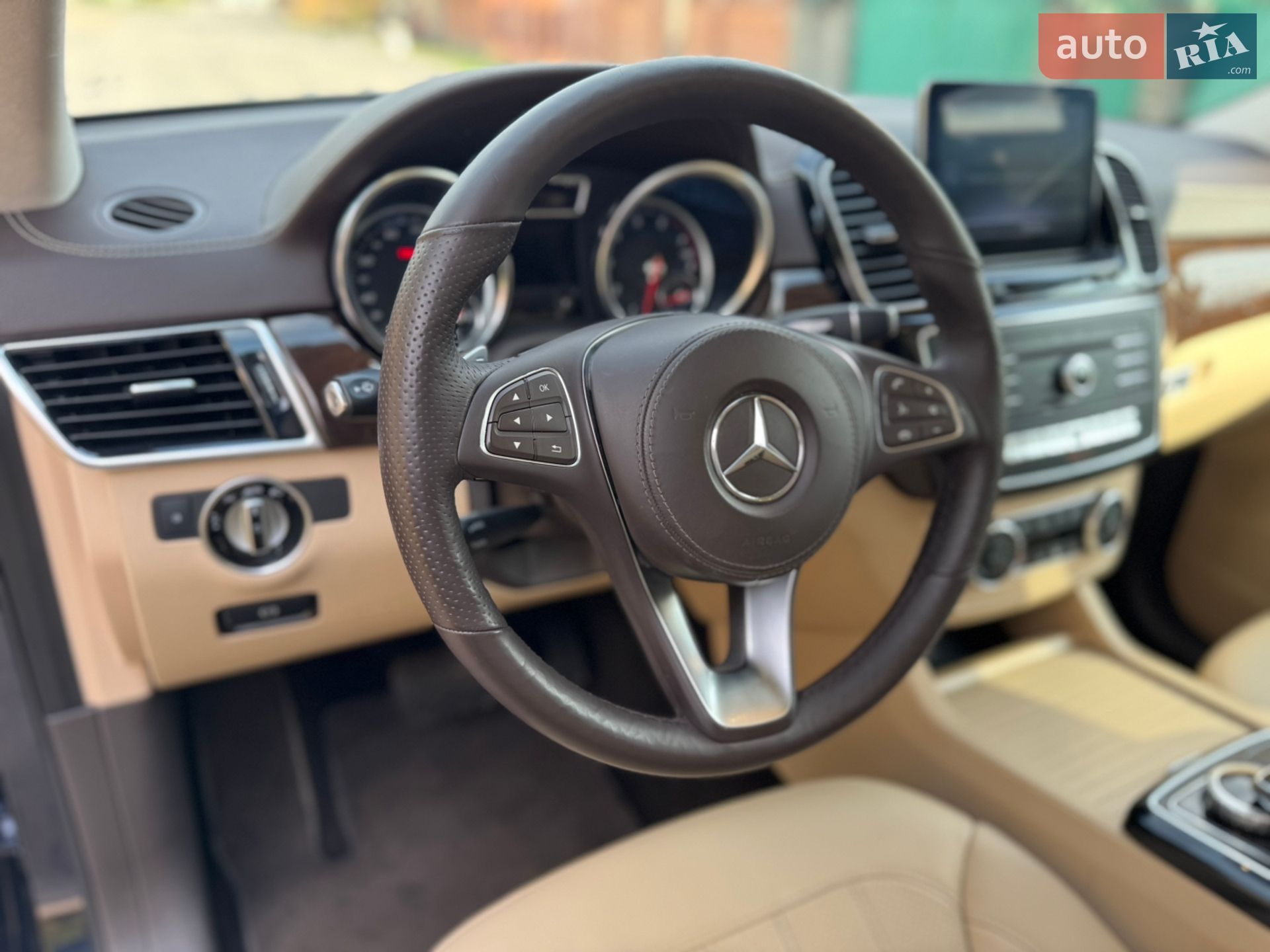 Mercedes-Benz GLS-Class 2017 VIN 4JGDF6EE6JB067274 фото оголошення 5 з 23