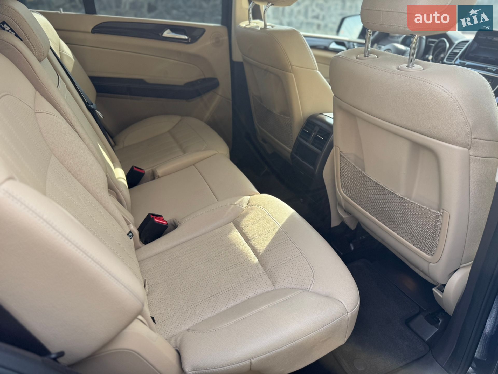 Mercedes-Benz GLS-Class 2017 VIN 4JGDF6EE6JB067274 фото оголошення 12 з 23