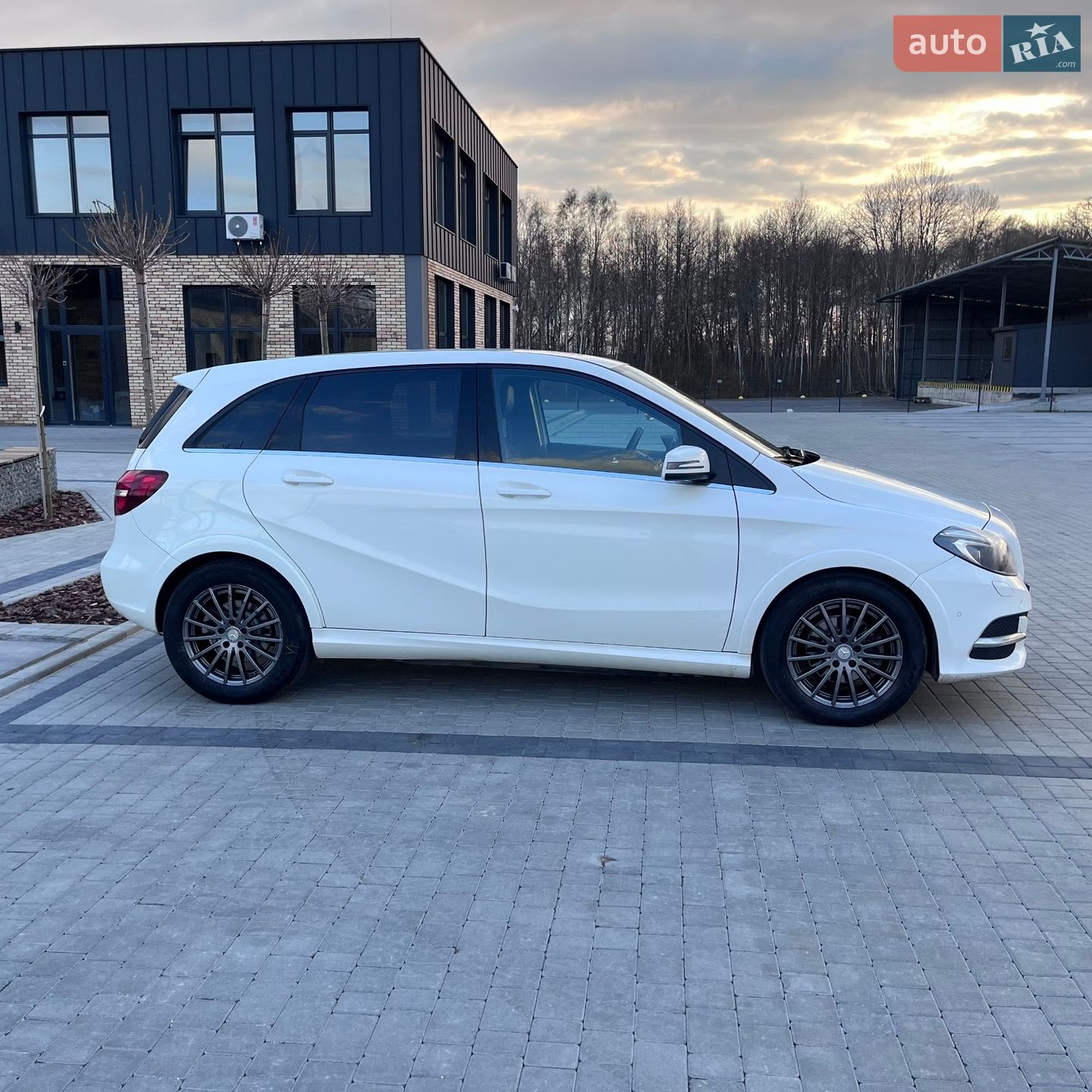 Mercedes-Benz B-Class 2016 VIN WDD2428901J012623 фото оголошення 4 з 22