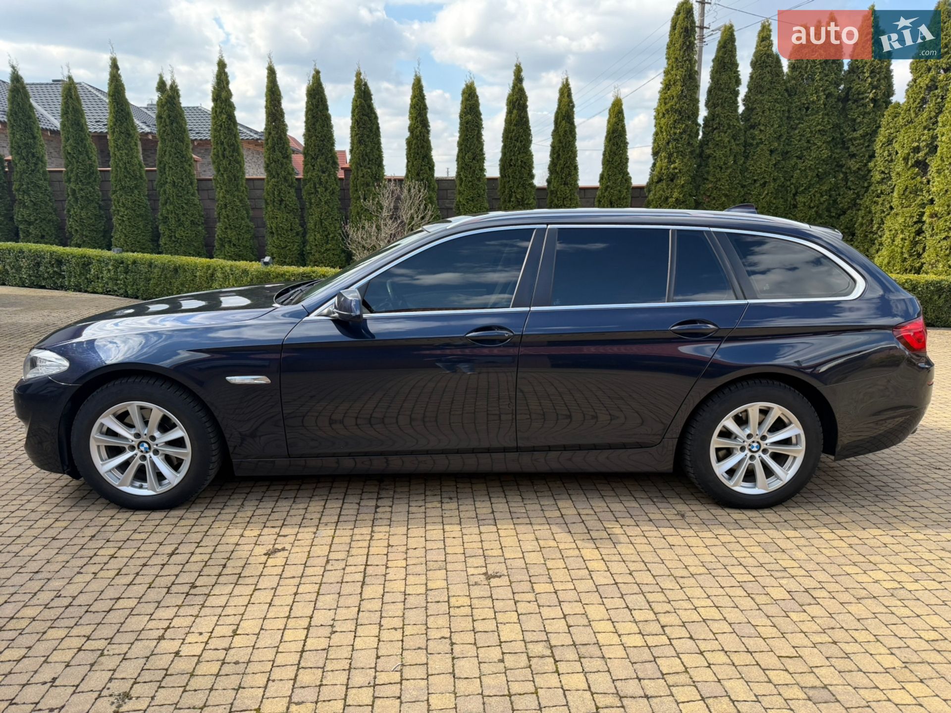 BMW 5 Series 2012 VIN WBAMX11030DY07376 фото оголошення 2 з 32