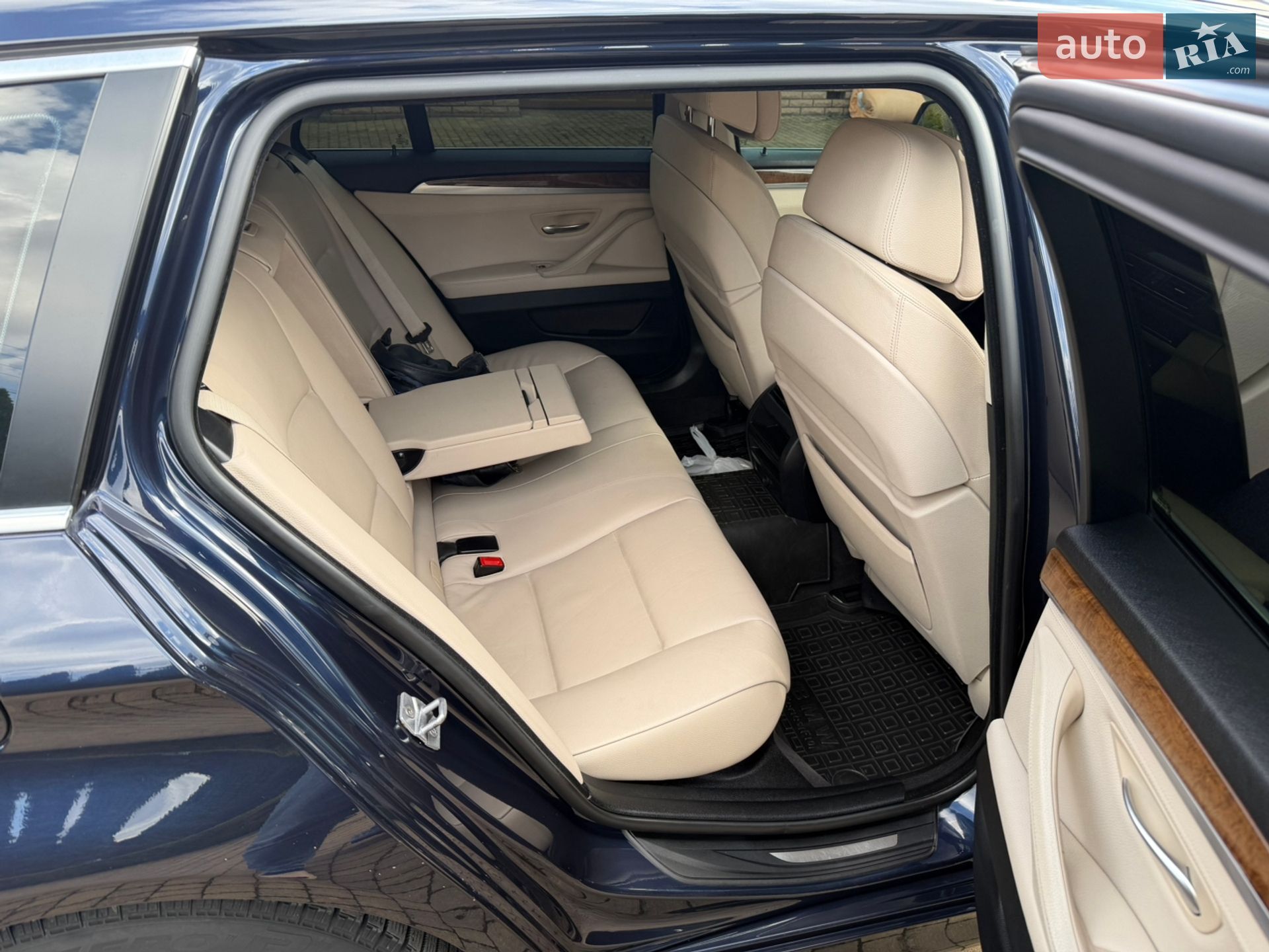 BMW 5 Series 2012 VIN WBAMX11030DY07376 фото оголошення 7 з 32