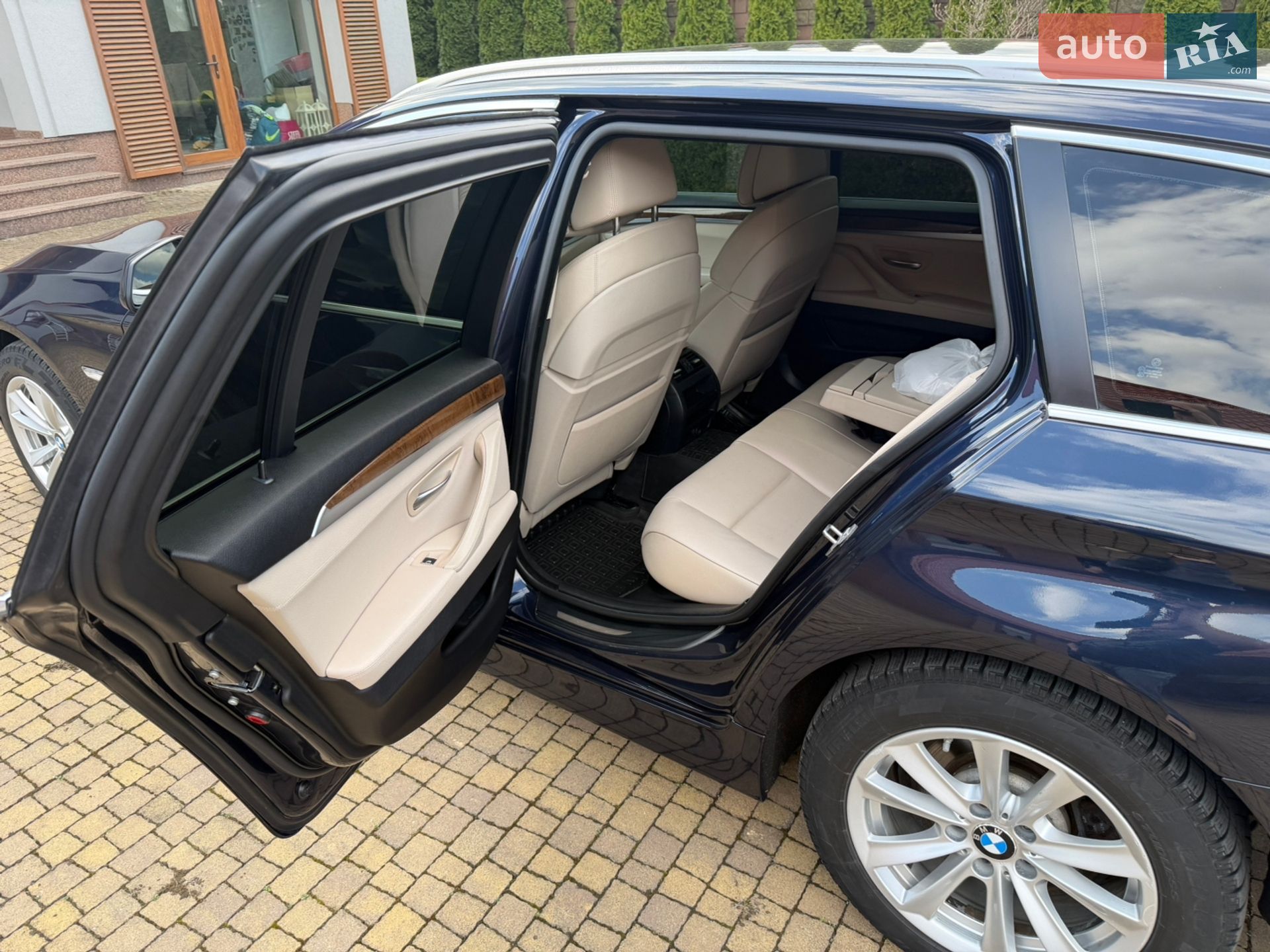BMW 5 Series 2012 VIN WBAMX11030DY07376 фото оголошення 12 з 32