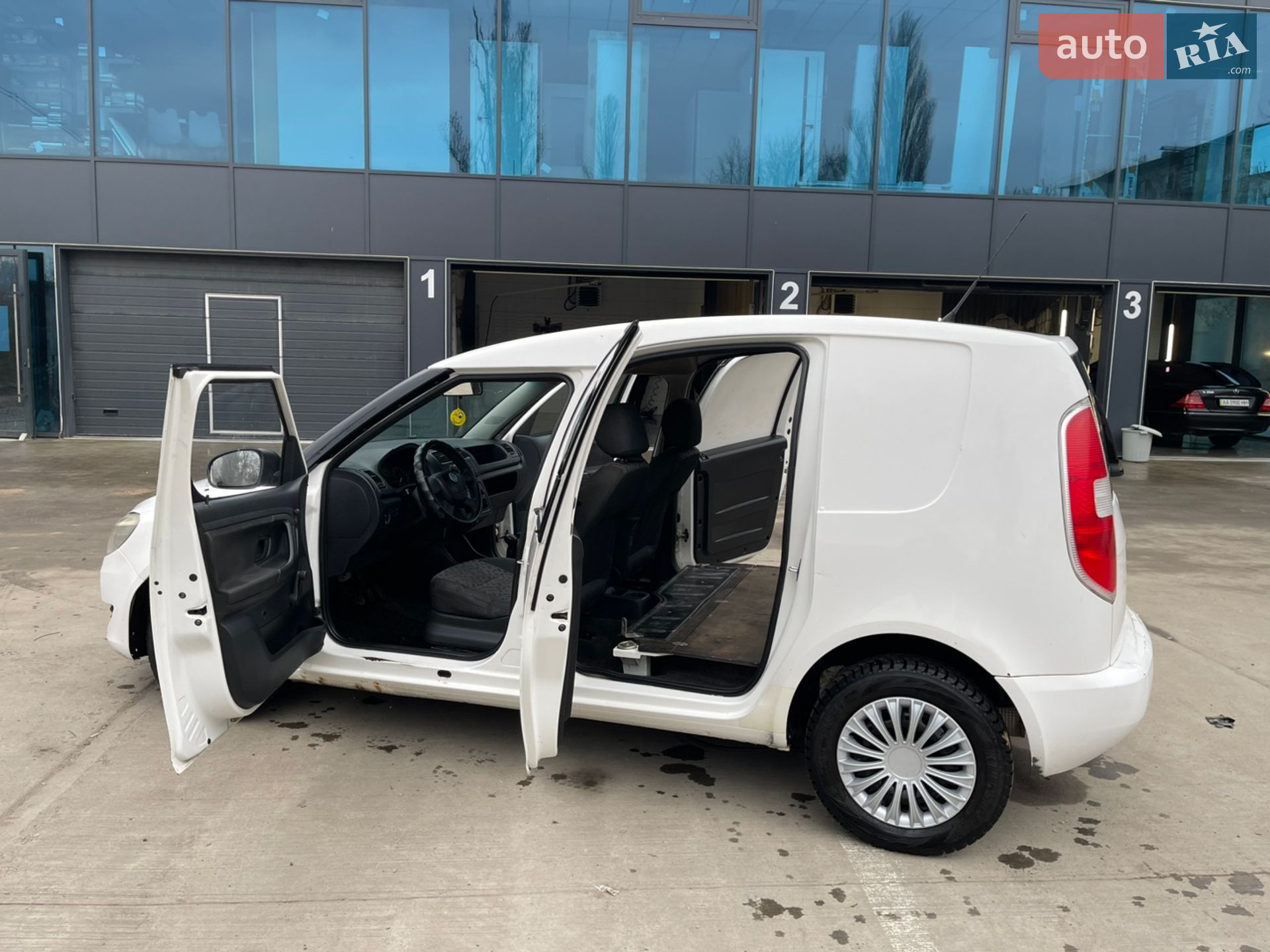 Skoda Praktik 2011 VIN TMB1HB5J5BB600062 фото оголошення 8 з 10