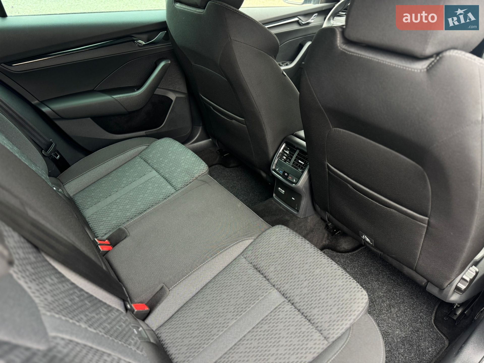 Skoda Octavia 2022 VIN TMBJJ8NX2PY025676 фото оголошення 18 з 59