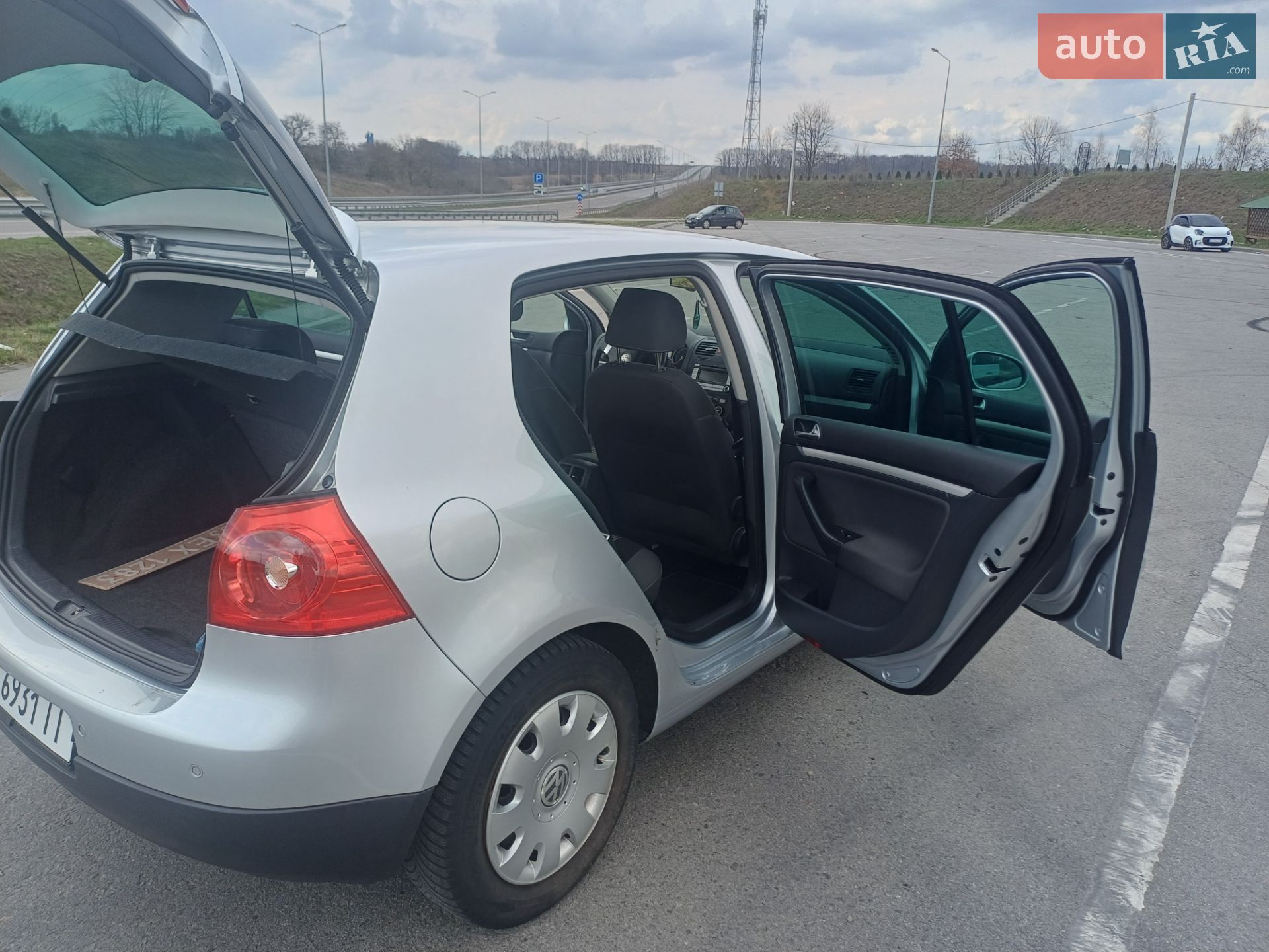 Volkswagen Golf 2008 VIN WVWZZZ1KZ8W267530 фото оголошення 2 з 15