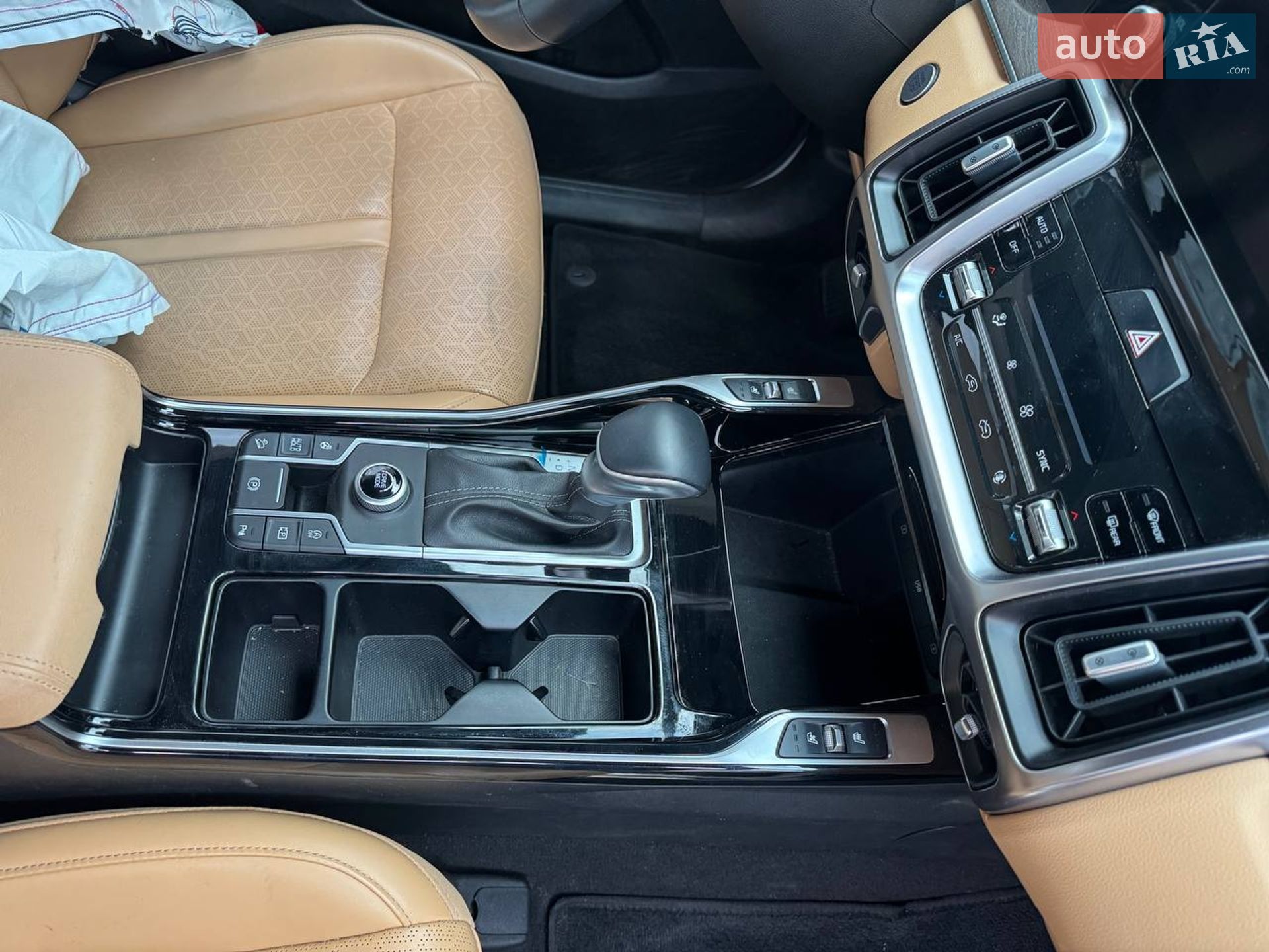 Kia Sorento 2020 VIN KNARL81BGMA019764 фото оголошення 16 з 23