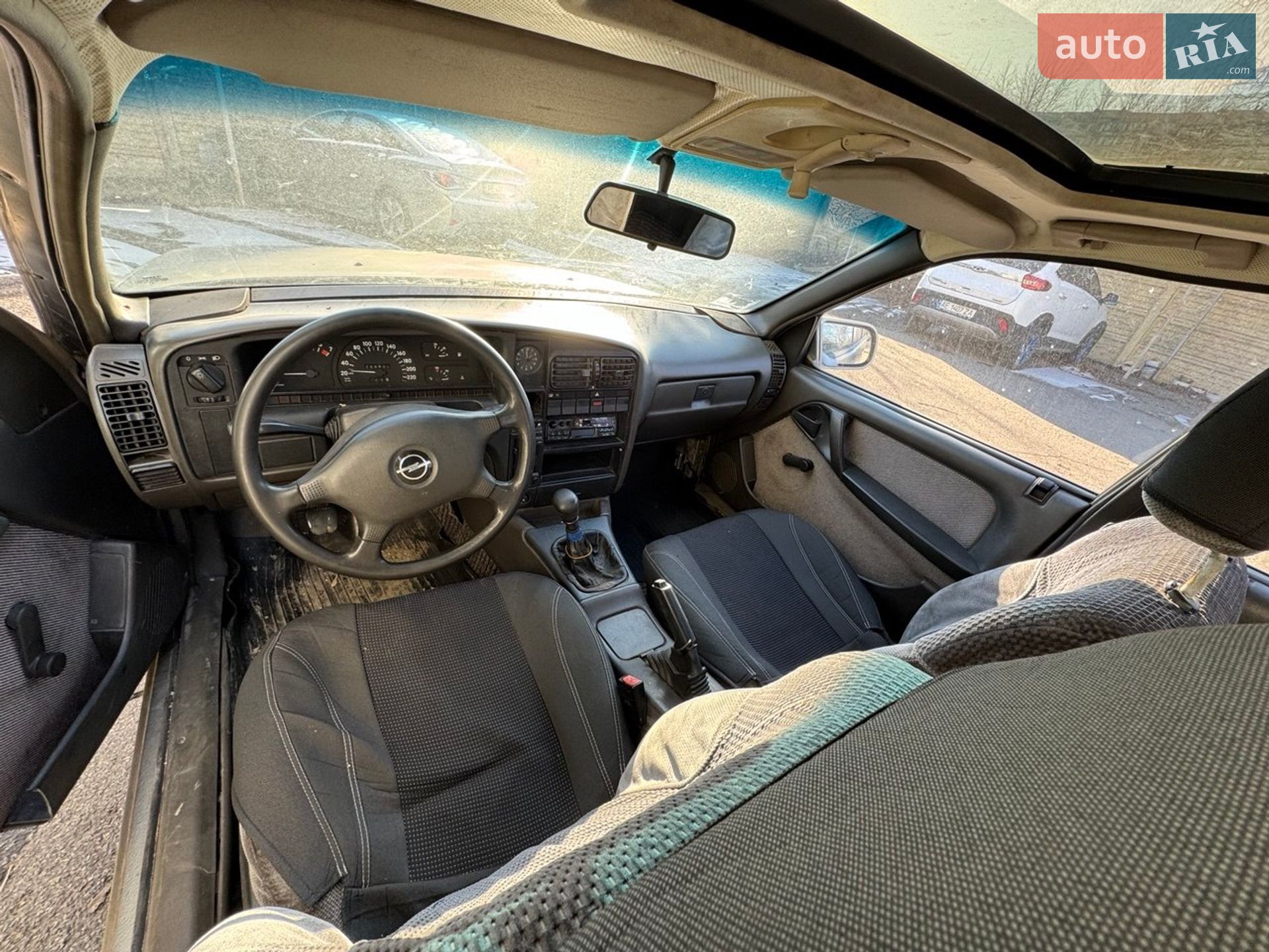 Opel Omega 1987 VIN W0L000017H1159353 фото оголошення 3 з 14