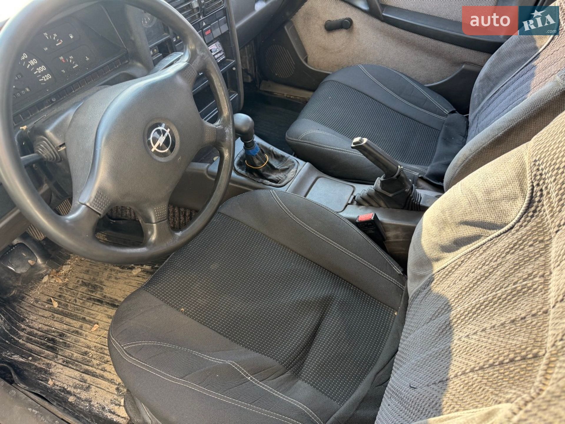 Opel Omega 1987 VIN W0L000017H1159353 фото оголошення 11 з 14