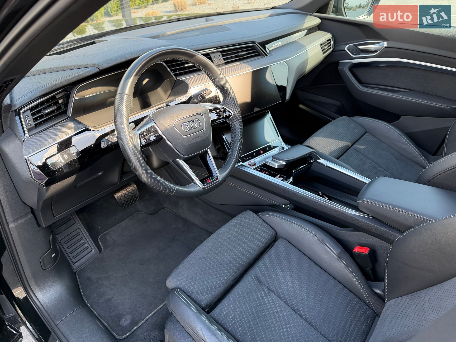 Audi e-tron S Sportback 2021 VIN WAUZZZGE7NB016885 фото оголошення 14 з 57