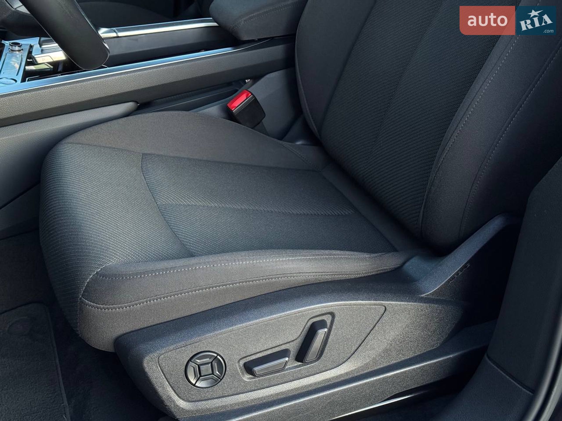 Audi e-tron 2020 VIN WAUZZZGE4LB014265 фото оголошення 4 з 31