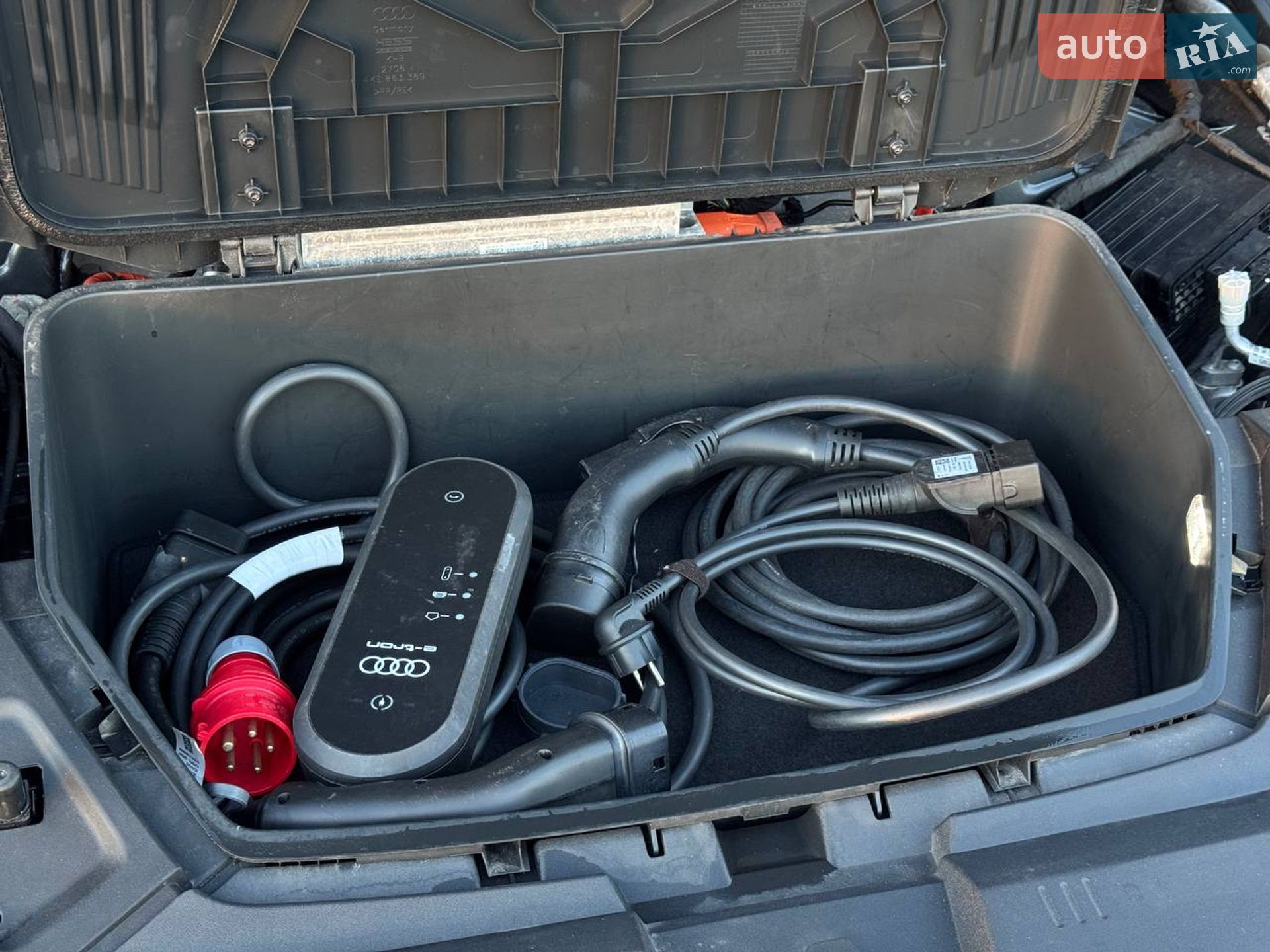Audi e-tron 2020 VIN WAUZZZGE4LB014265 фото оголошення 5 з 31