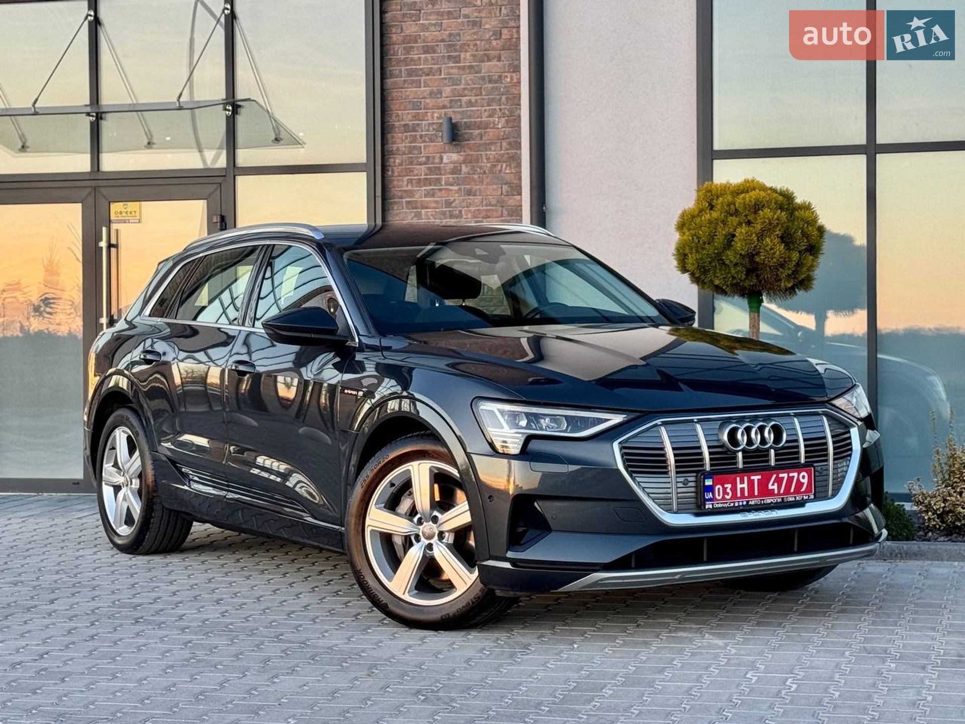Audi e-tron 2020 VIN WAUZZZGE4LB014265 фото оголошення 10 з 31