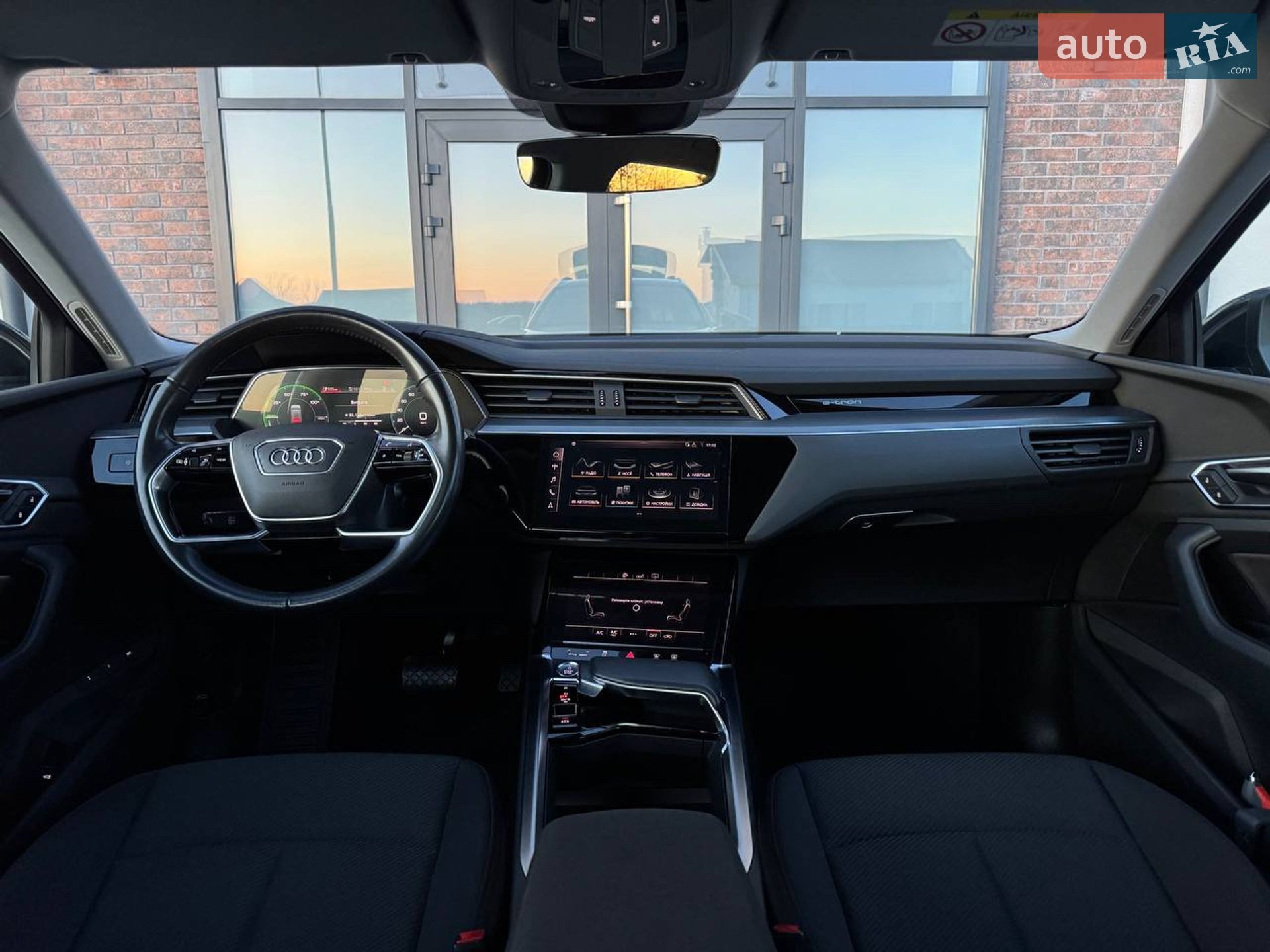Audi e-tron 2020 VIN WAUZZZGE4LB014265 фото оголошення 14 з 31