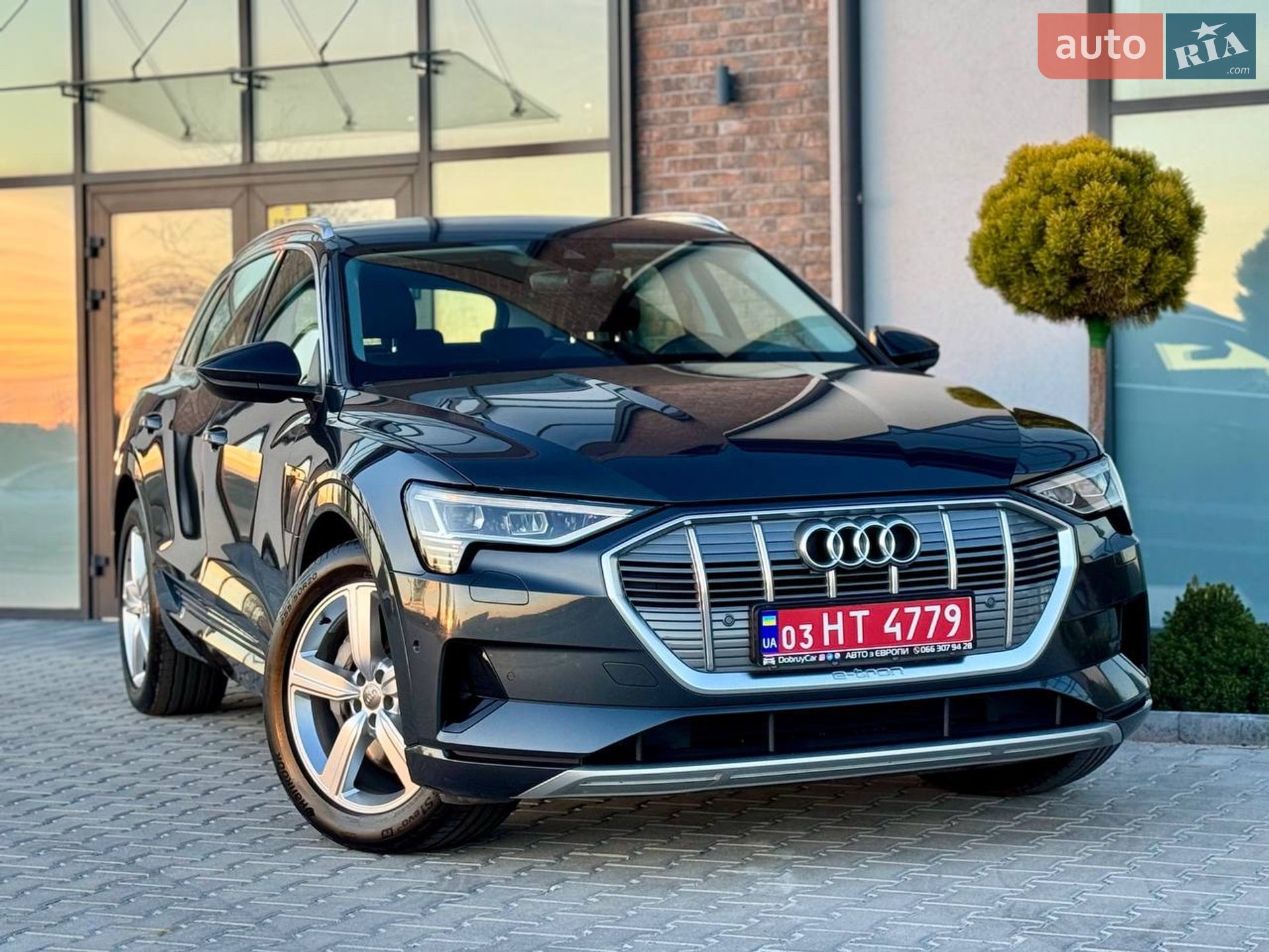 Audi e-tron 2020 VIN WAUZZZGE4LB014265 фото оголошення 15 з 31
