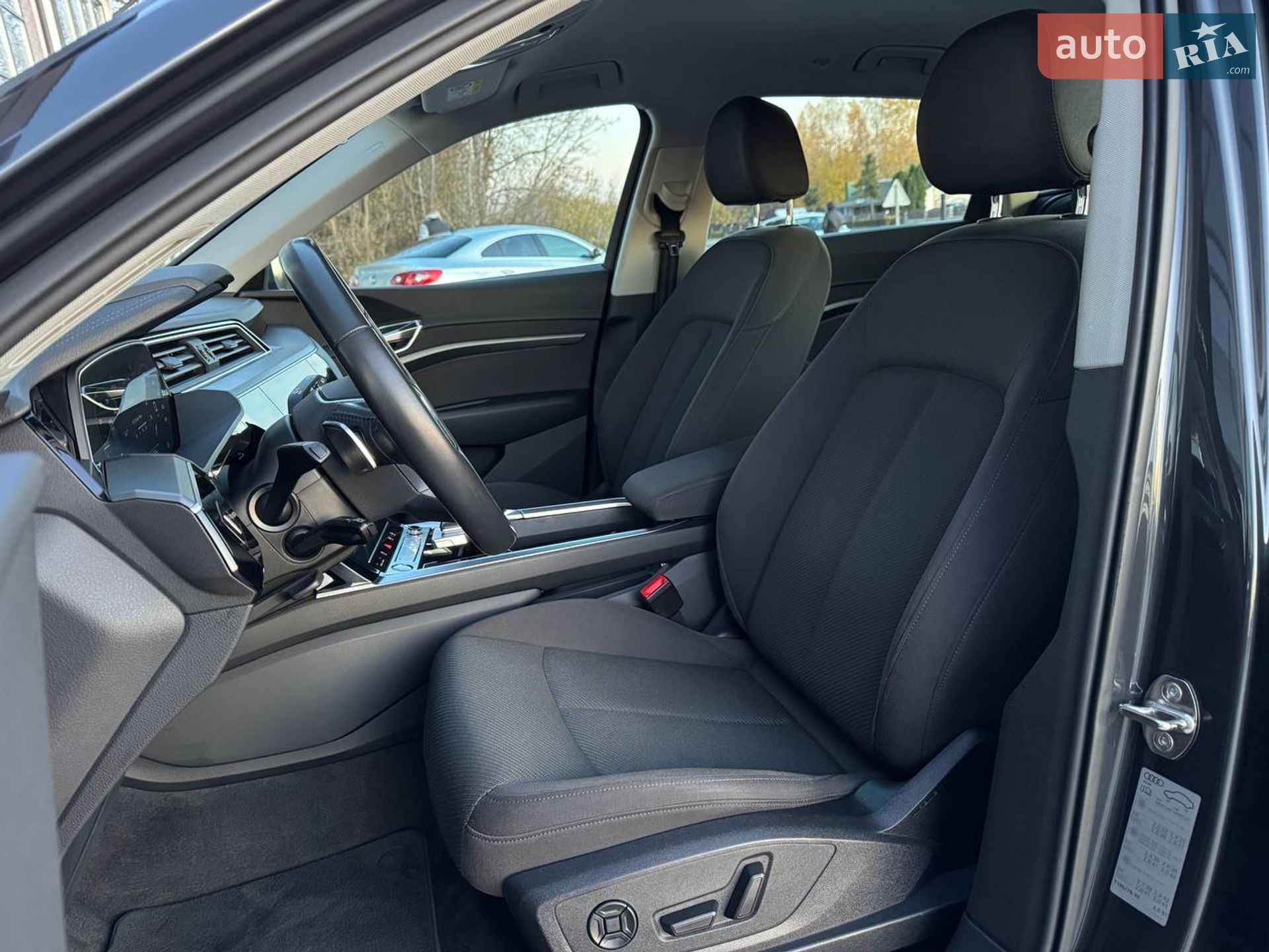 Audi e-tron 2020 VIN WAUZZZGE4LB014265 фото оголошення 24 з 31