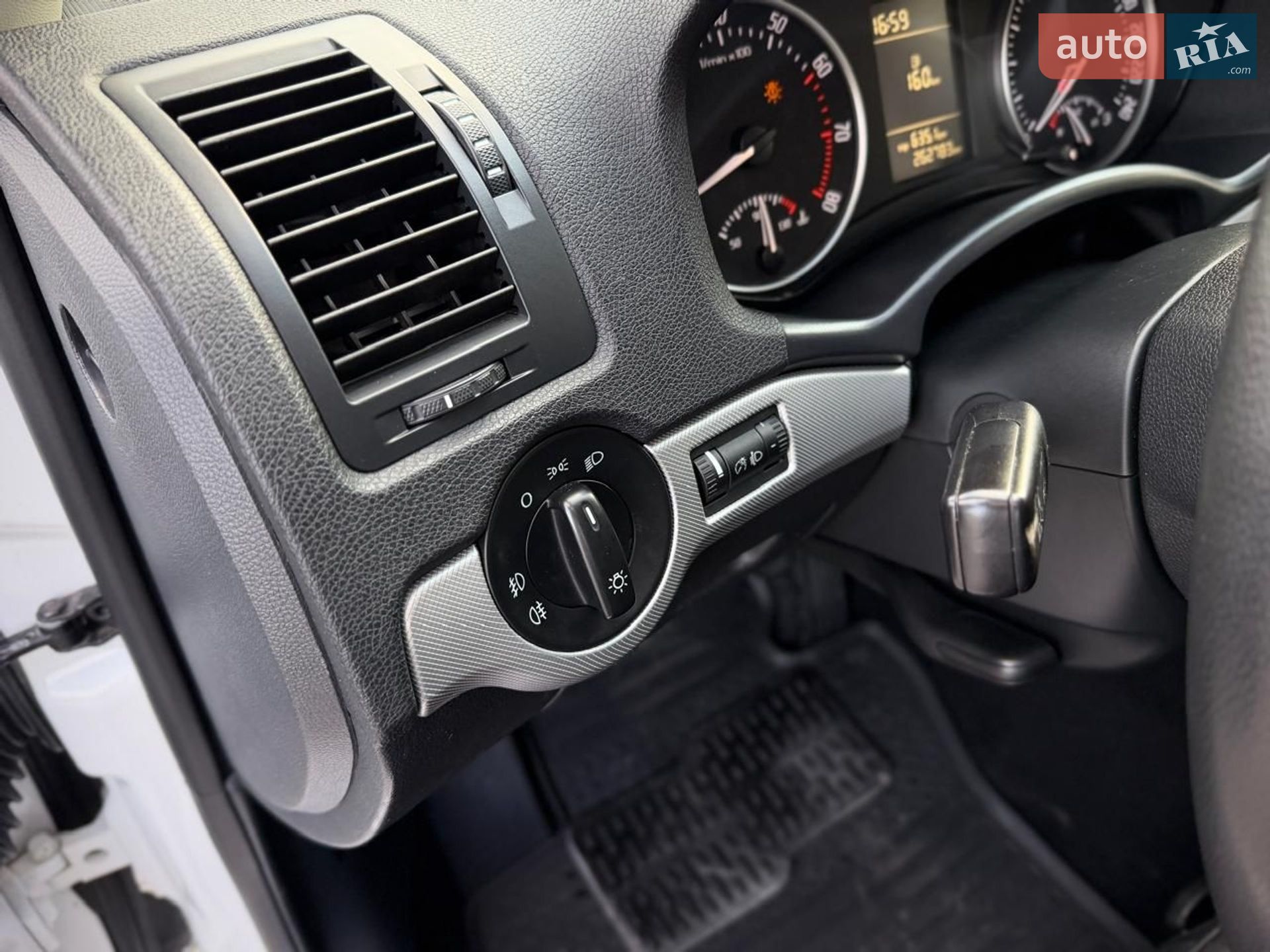Skoda Octavia 2011 VIN TMBBA41Z2BB154937 фото оголошення 32 з 60