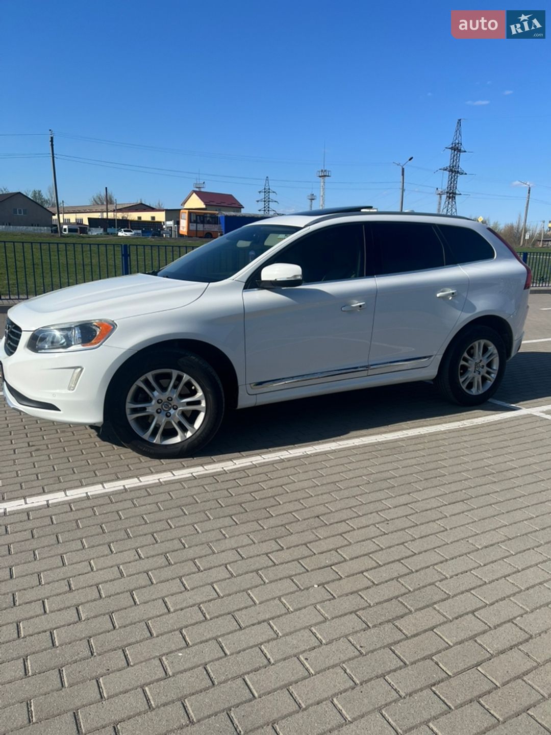 Volvo XC60 2014 VIN YV440MDKXF2678723 фото оголошення 2 з 40