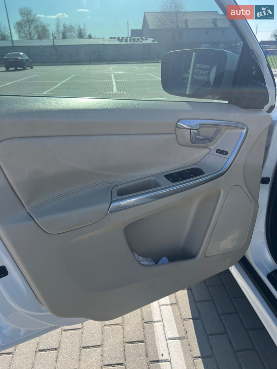 Volvo XC60 2014 VIN YV440MDKXF2678723 фото оголошення 18 з 40