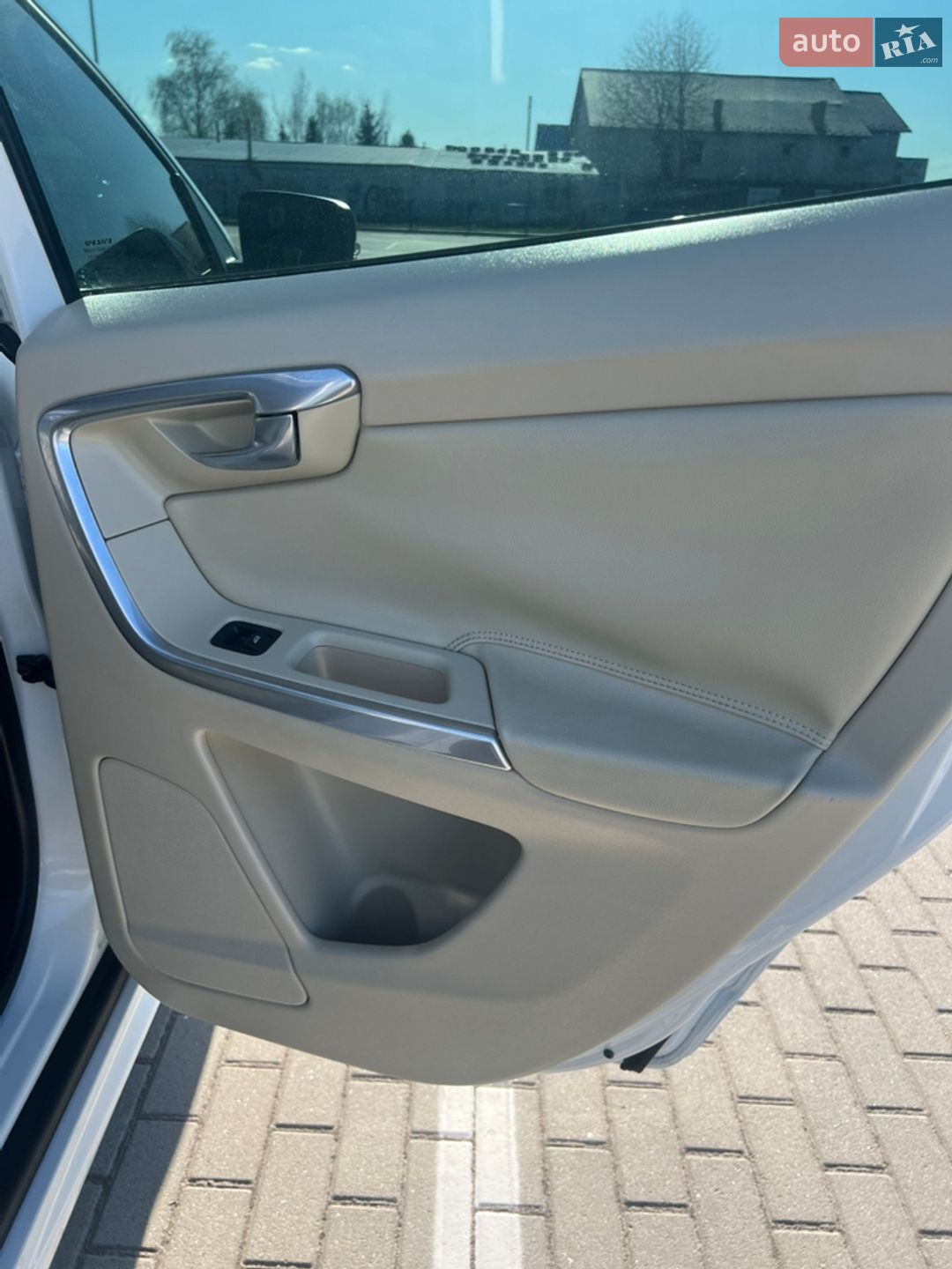 Volvo XC60 2014 VIN YV440MDKXF2678723 фото оголошення 31 з 40