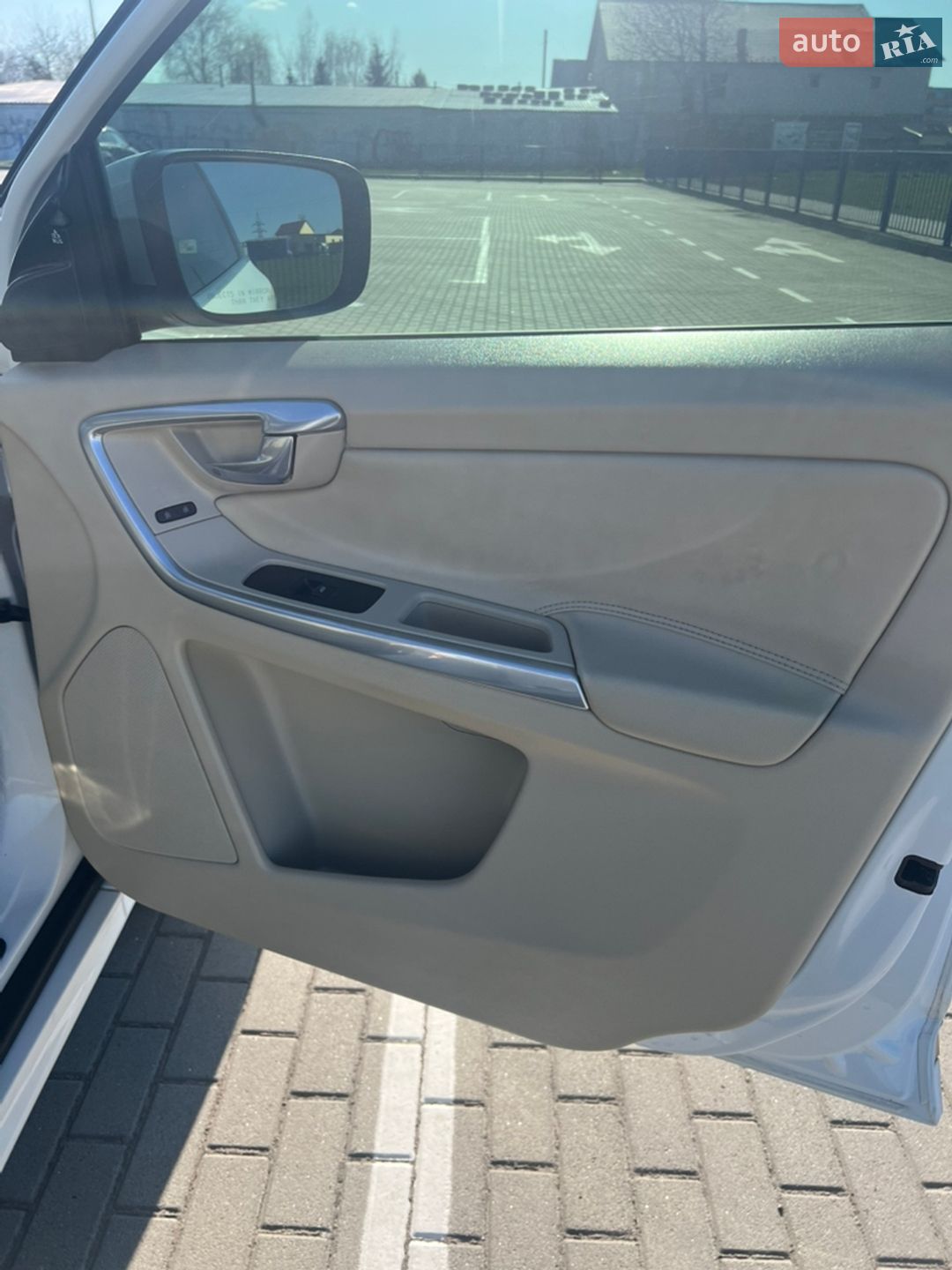 Volvo XC60 2014 VIN YV440MDKXF2678723 фото оголошення 33 з 40