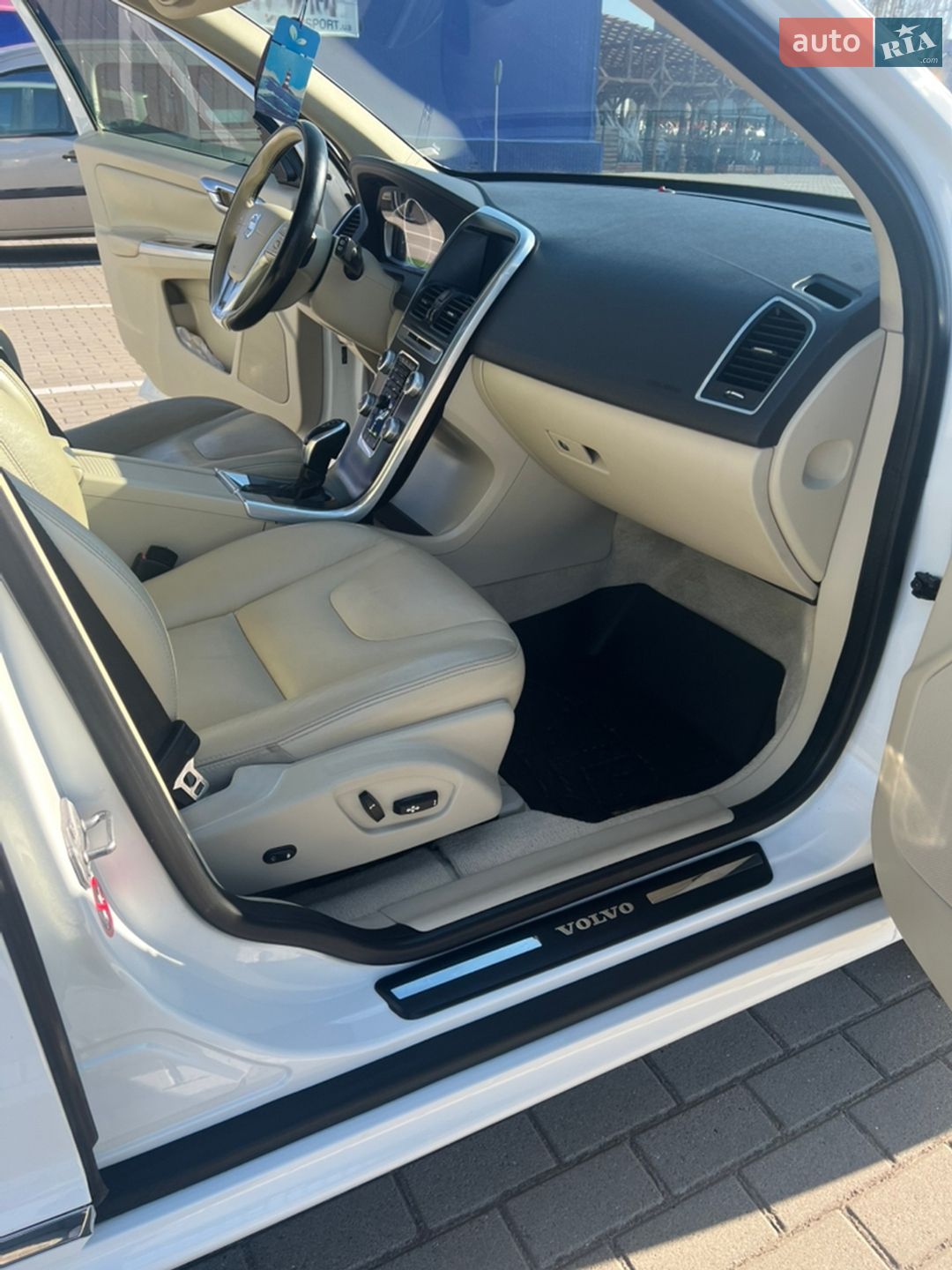 Volvo XC60 2014 VIN YV440MDKXF2678723 фото оголошення 34 з 40