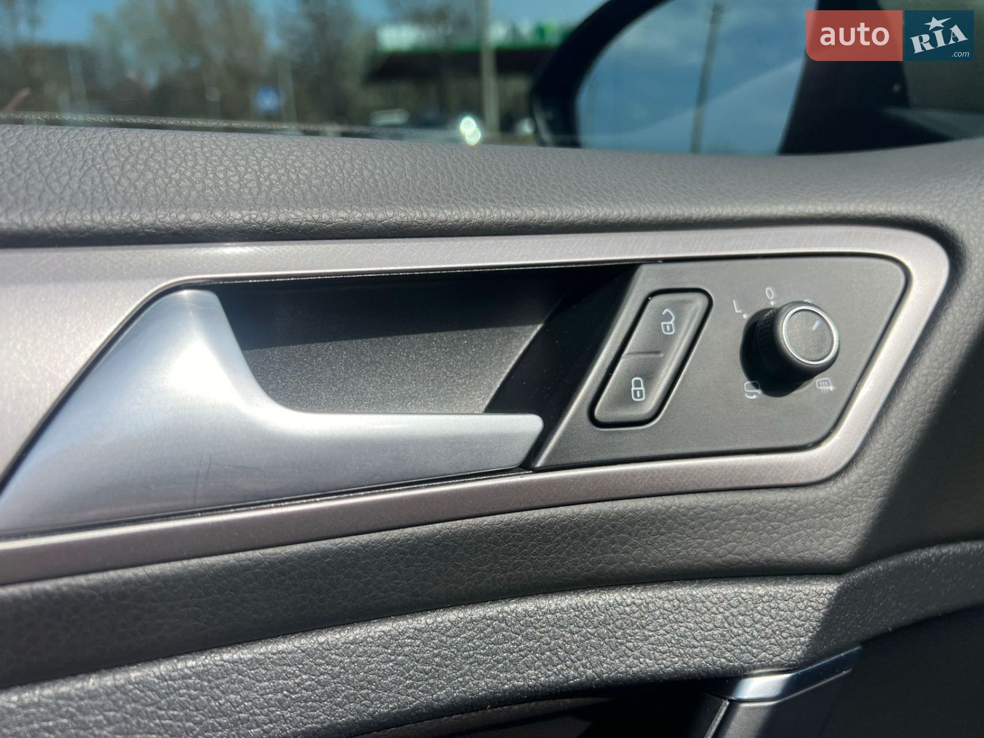 Volkswagen e-Golf 2015 VIN WVWZZZAUZGW902211 фото оголошення 9 з 21