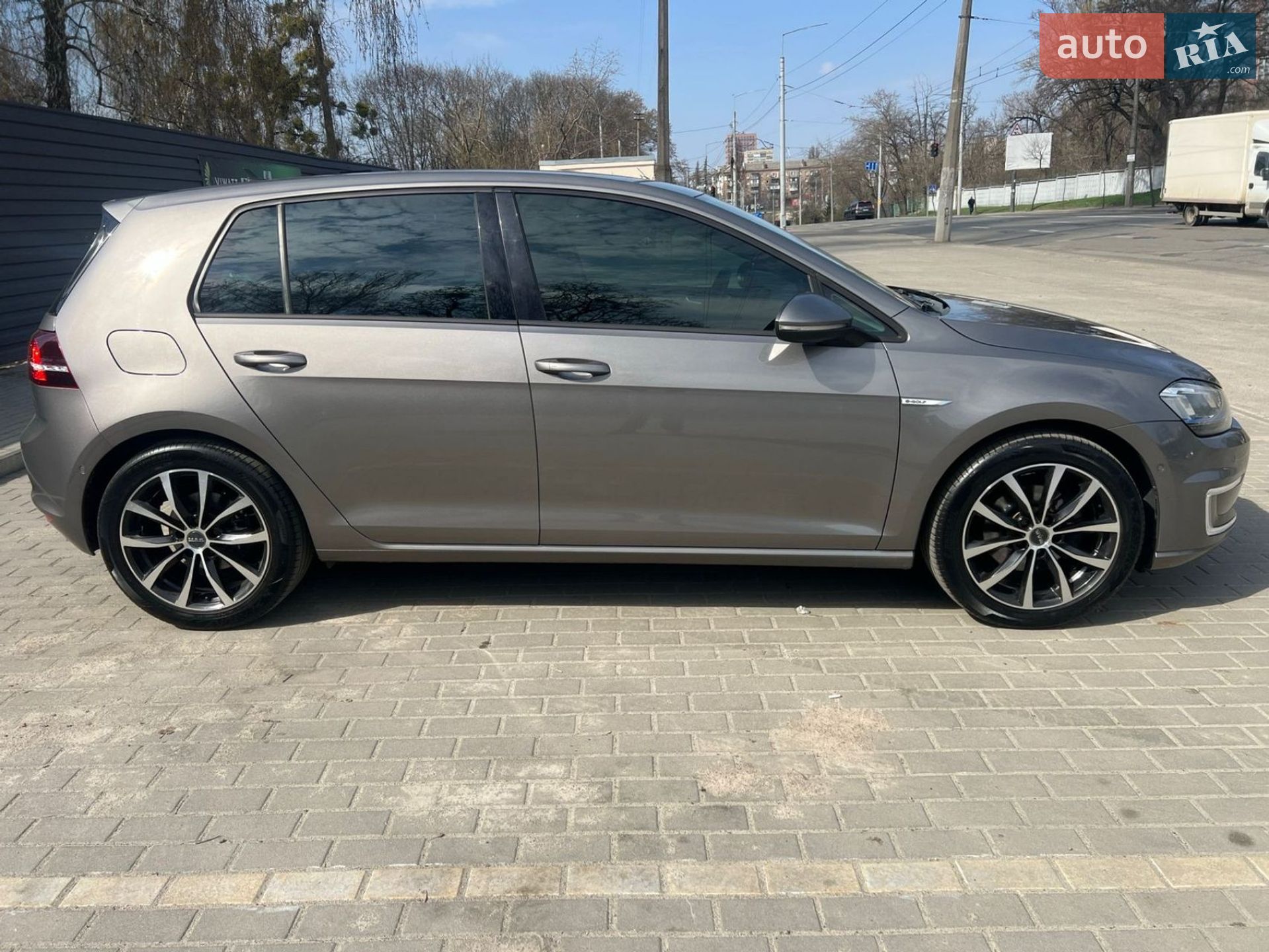 Volkswagen e-Golf 2015 VIN WVWZZZAUZGW902211 фото оголошення 2 з 21