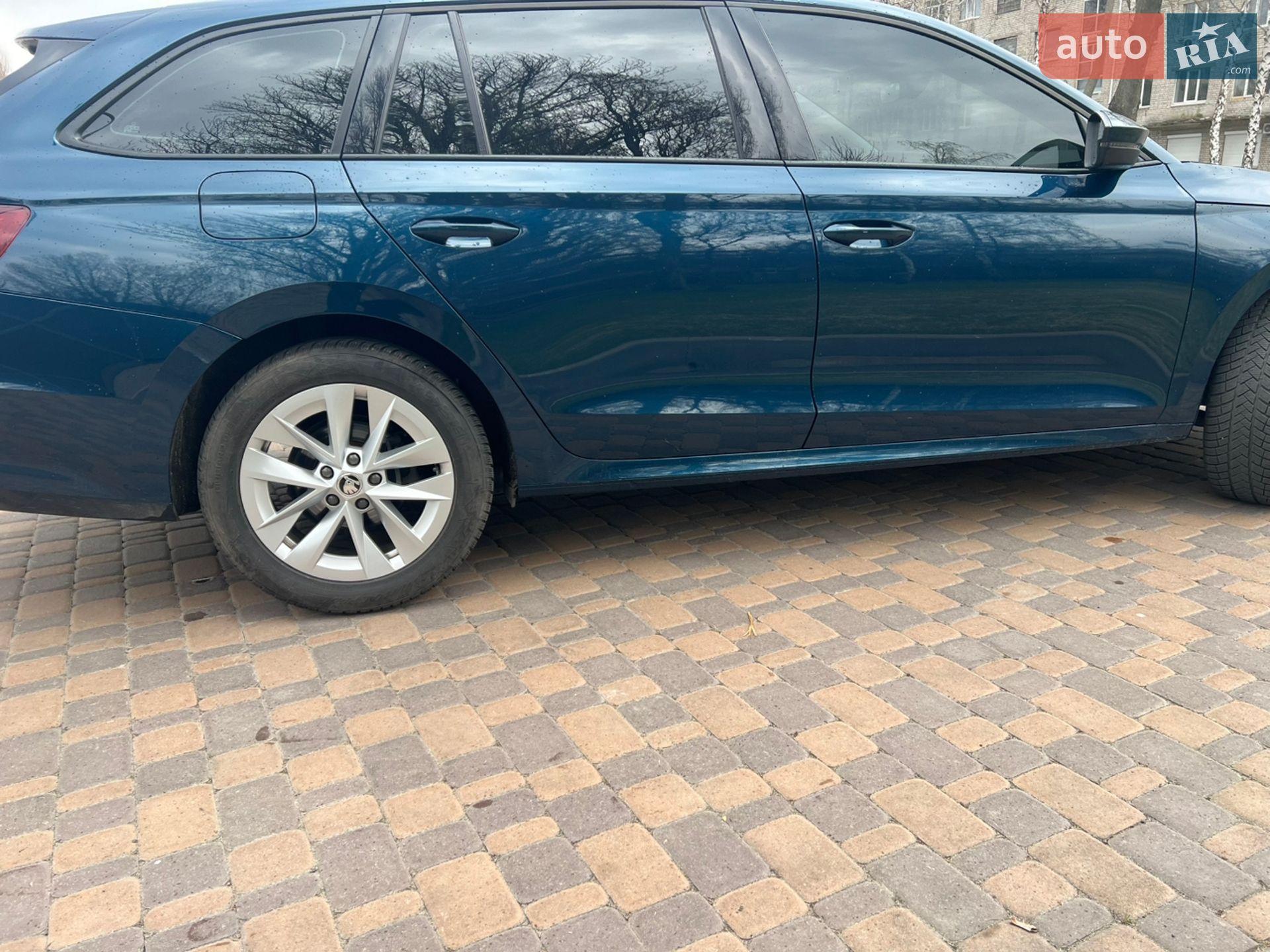Skoda Octavia 2023 VIN TMBJS4NX9RY057629 фото оголошення 3 з 23