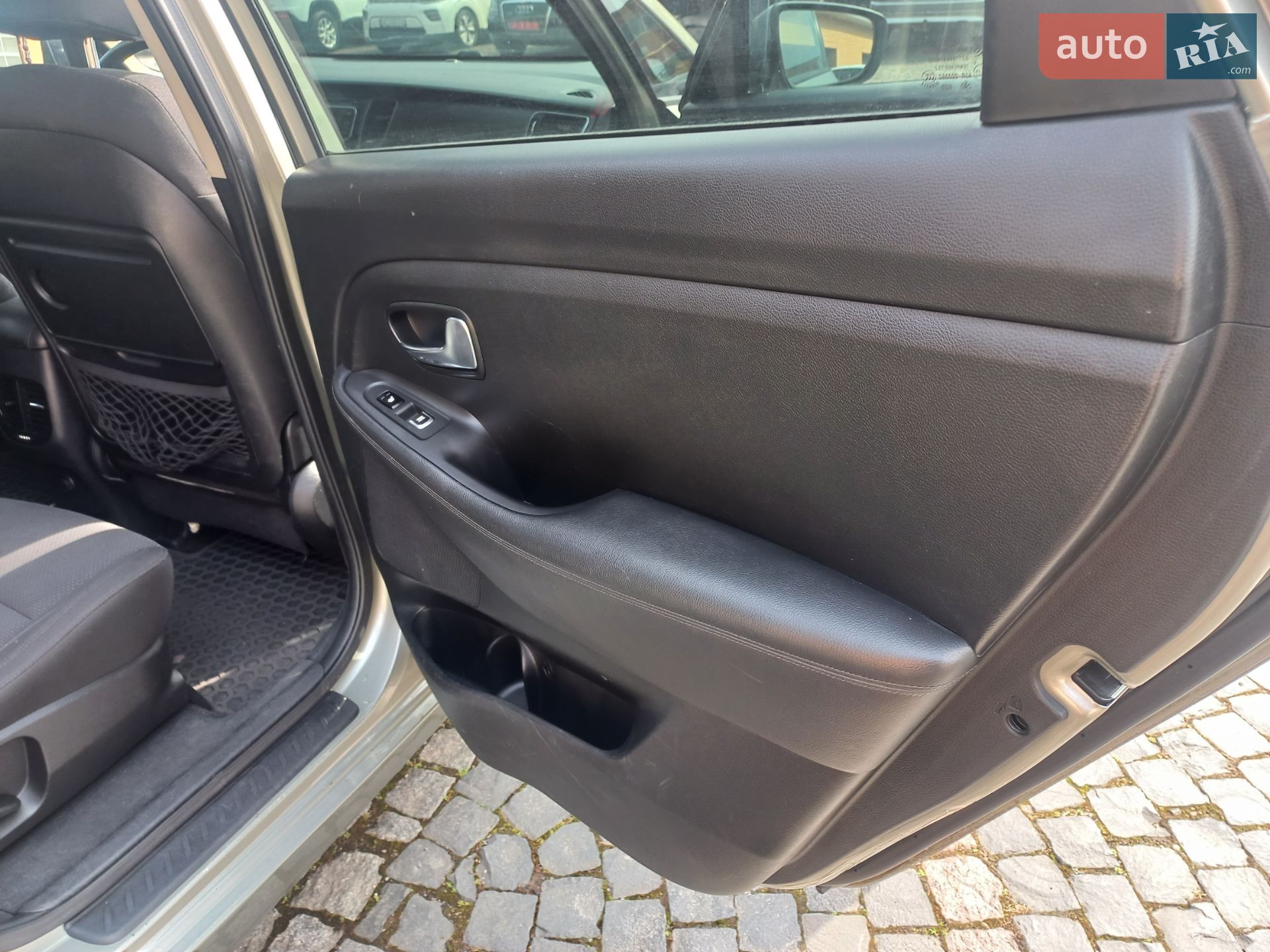 Kia Carens 2014 VIN KNAHU811AE7065825 фото оголошення 3 з 43