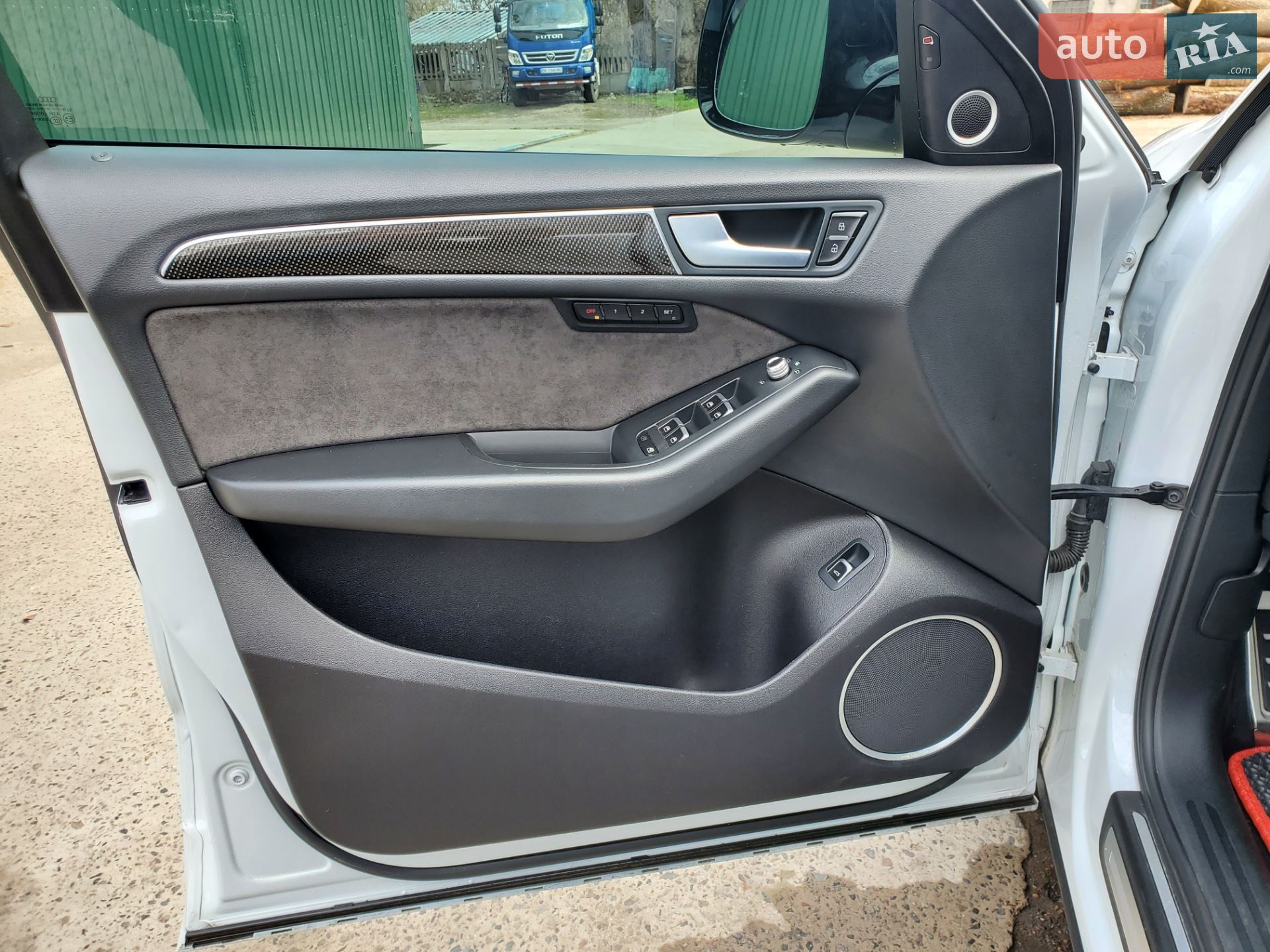 Audi SQ5 2016 VIN WA1CCAFP5HA020761 фото оголошення 12 з 21