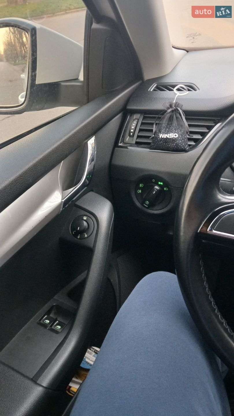 Skoda Octavia 2019 VIN TMBAG7NE9K0142332 фото оголошення 26 з 38