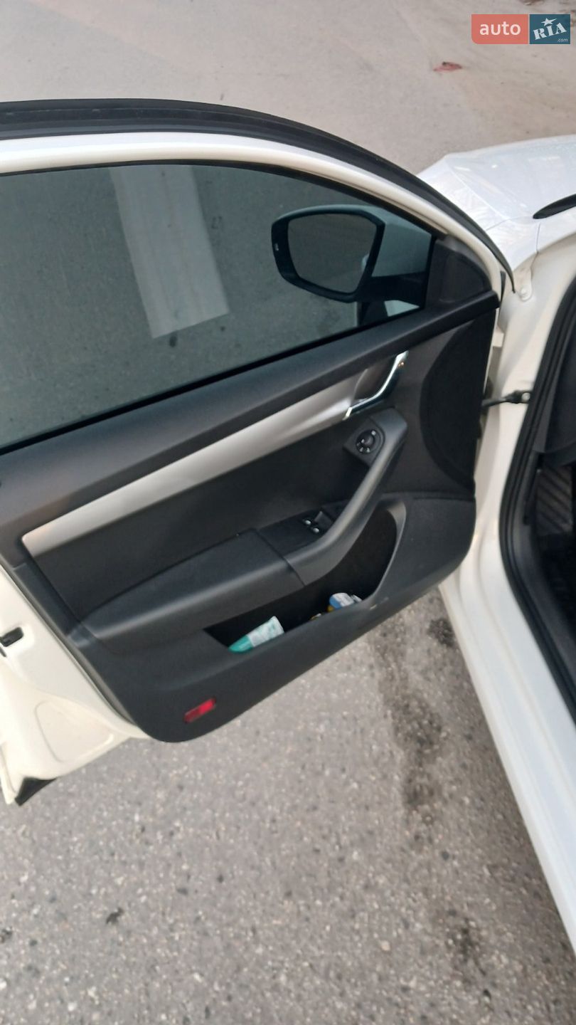 Skoda Octavia 2019 VIN TMBAG7NE9K0142332 фото оголошення 27 з 38