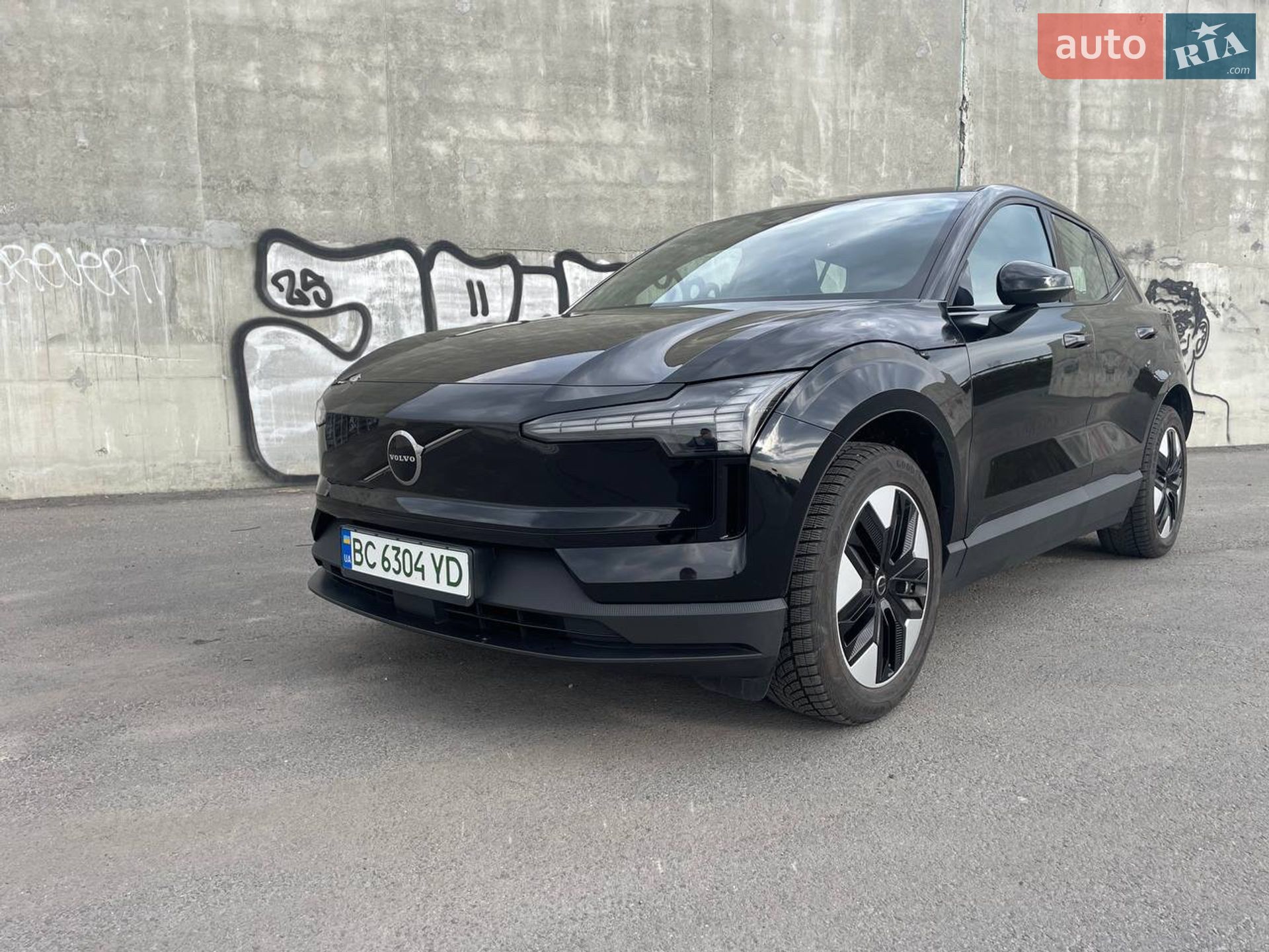 Volvo EX30 2024 VIN YV12ZEL98RS037816 фото оголошення 2 з 46