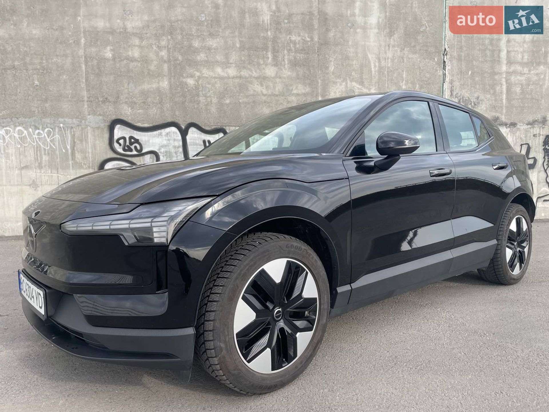 Volvo EX30 2024 VIN YV12ZEL98RS037816 фото оголошення 3 з 46