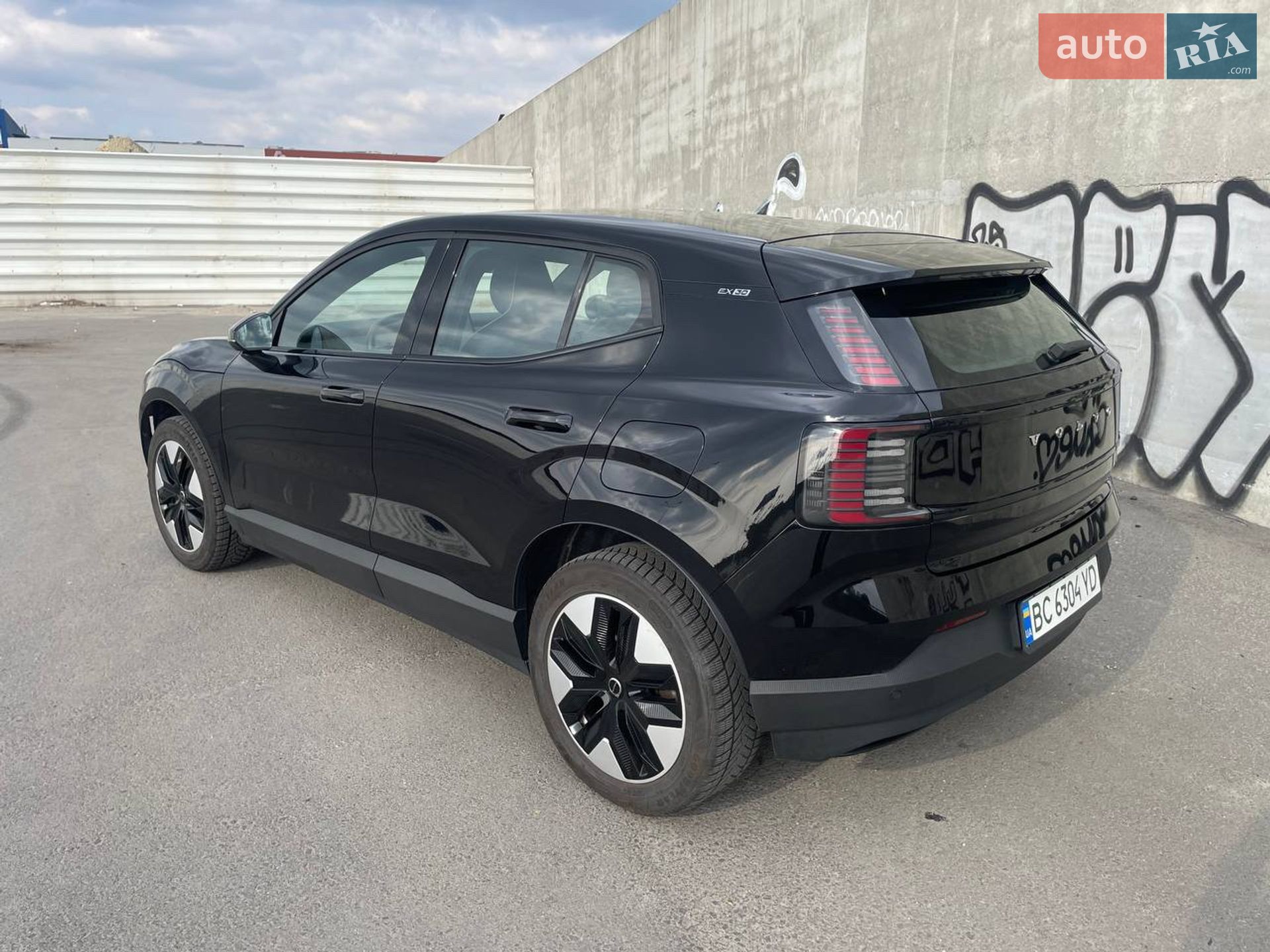 Volvo EX30 2024 VIN YV12ZEL98RS037816 фото оголошення 4 з 46