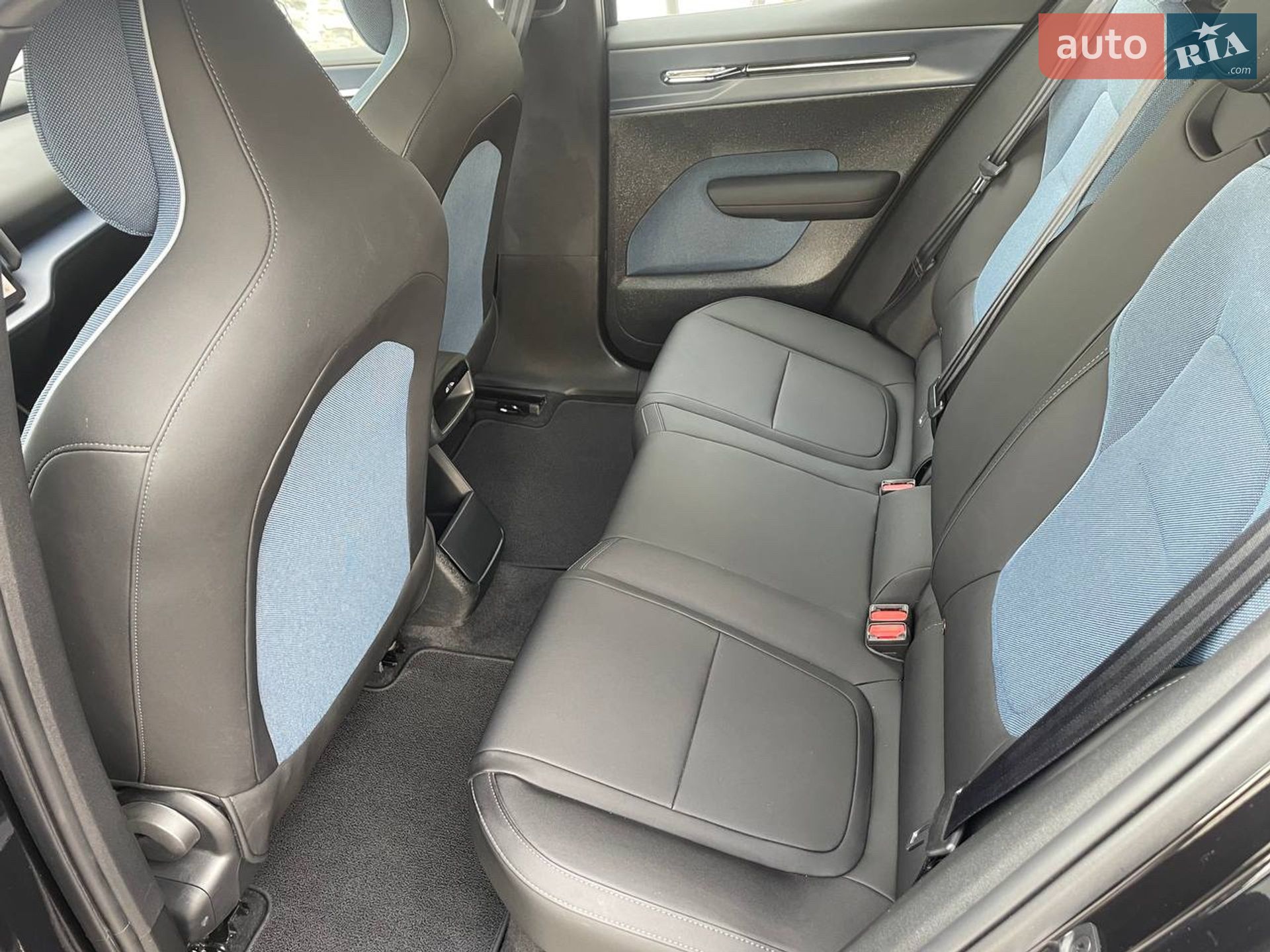 Volvo EX30 2024 VIN YV12ZEL98RS037816 фото оголошення 21 з 46