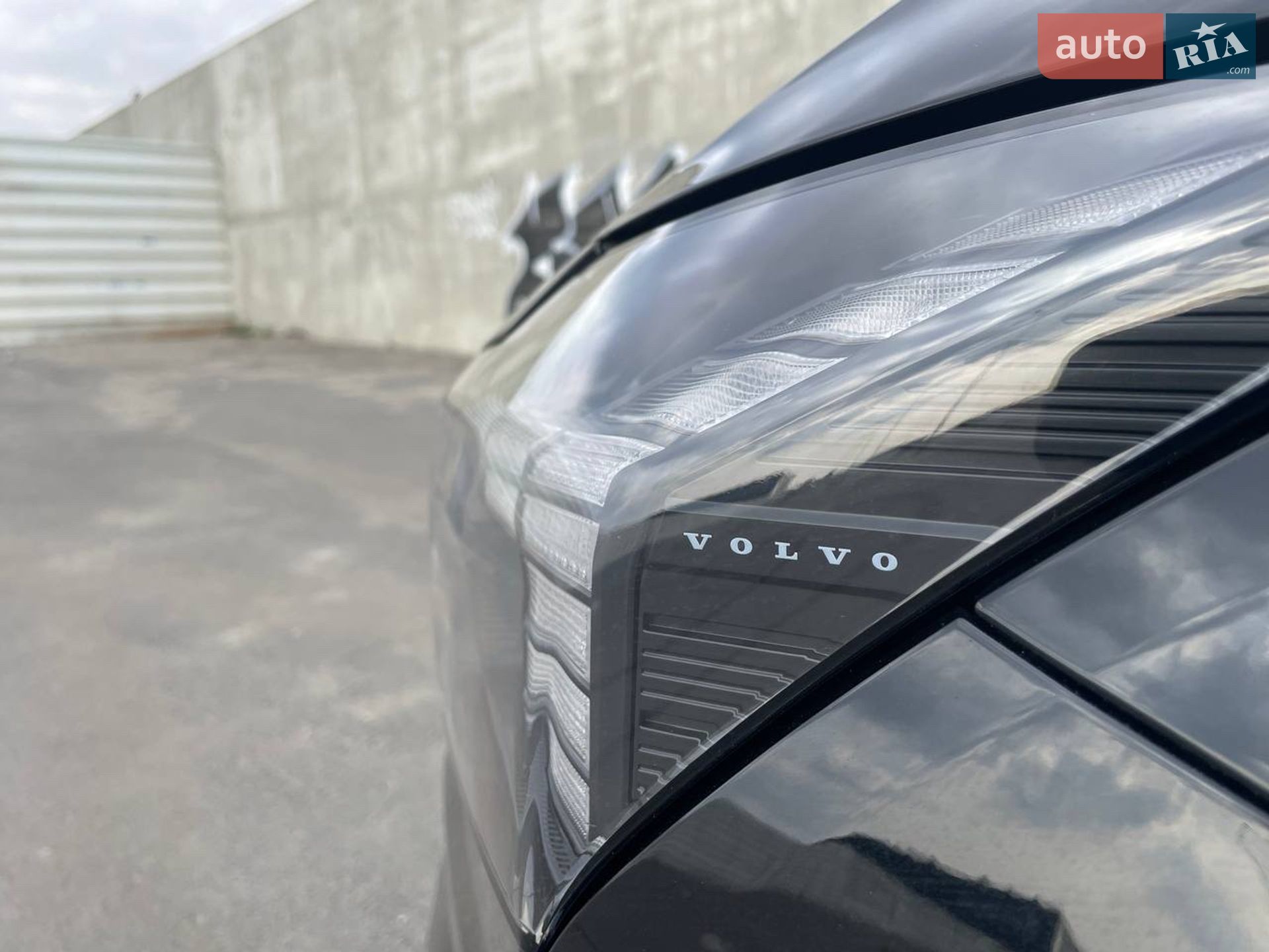 Volvo EX30 2024 VIN YV12ZEL98RS037816 фото оголошення 36 з 46