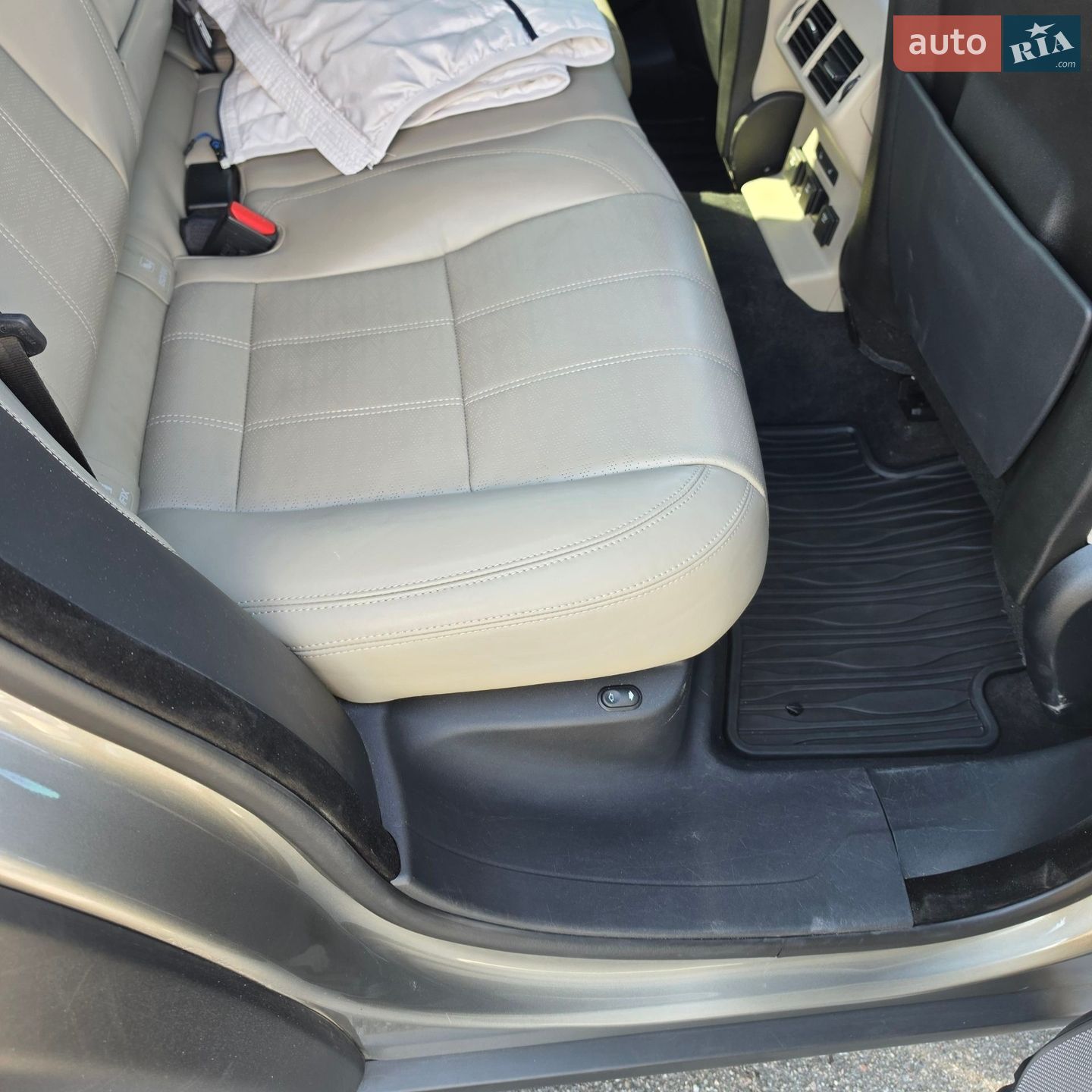 Land Rover Range Rover Velar 2017 VIN SALYL2RV6JA744047 фото оголошення 9 з 24