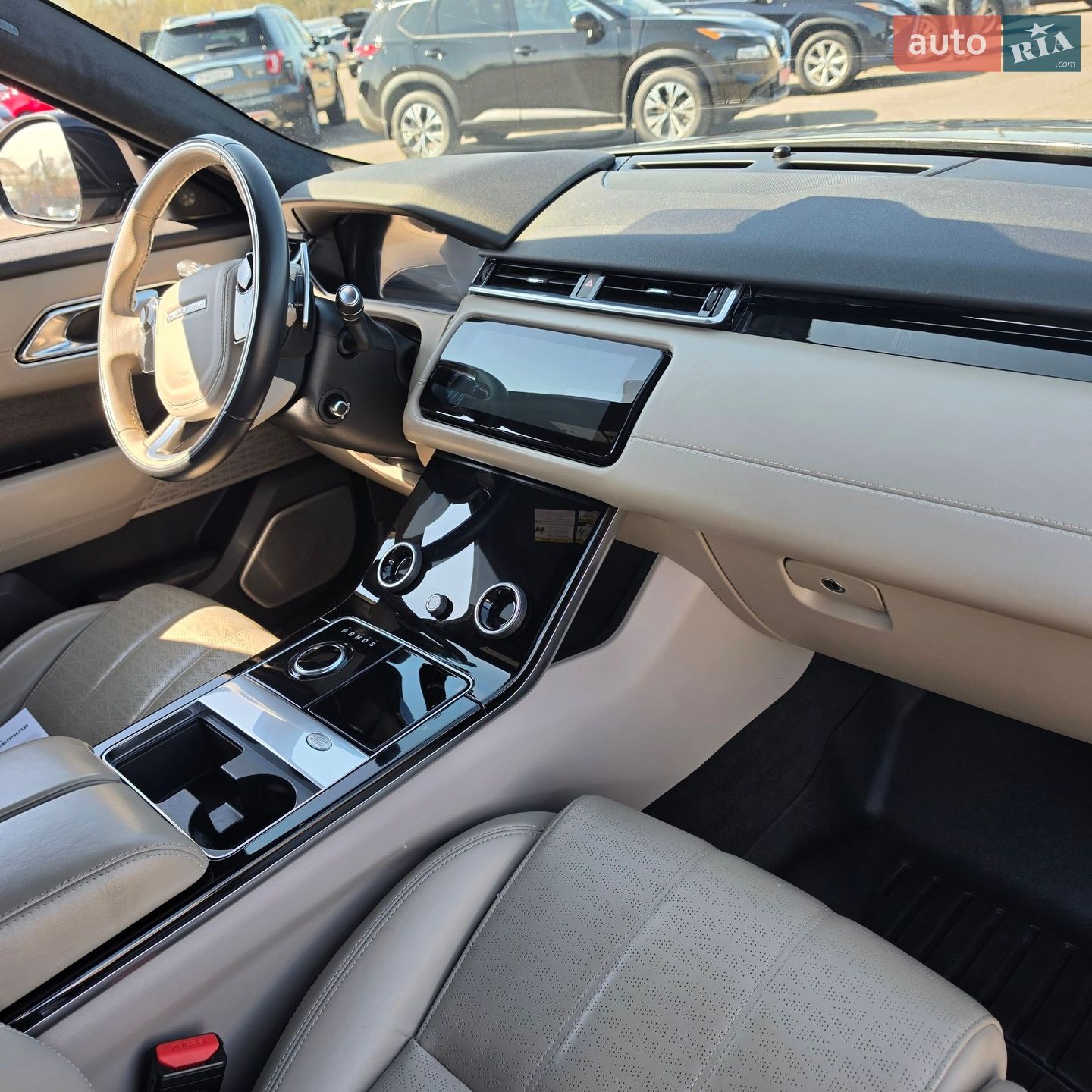 Land Rover Range Rover Velar 2017 VIN SALYL2RV6JA744047 фото оголошення 10 з 24