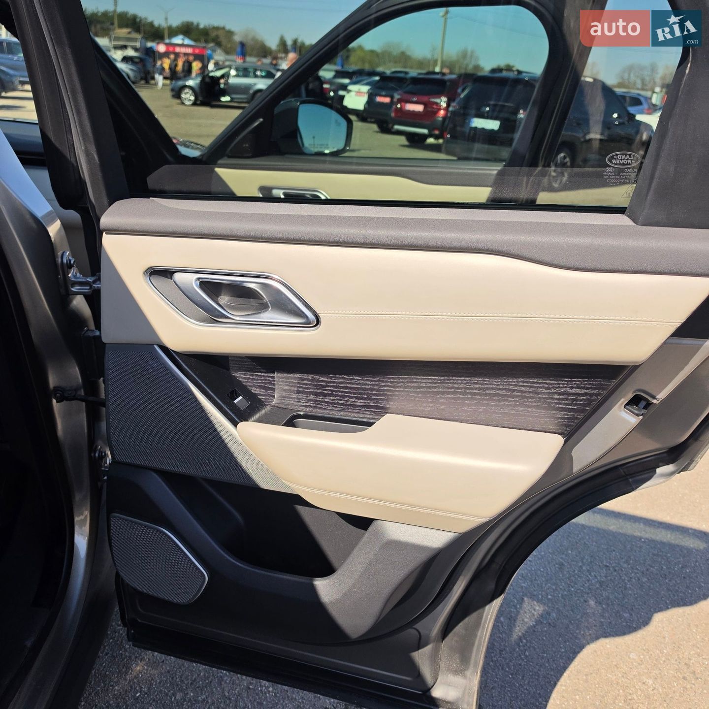 Land Rover Range Rover Velar 2017 VIN SALYL2RV6JA744047 фото оголошення 8 з 24