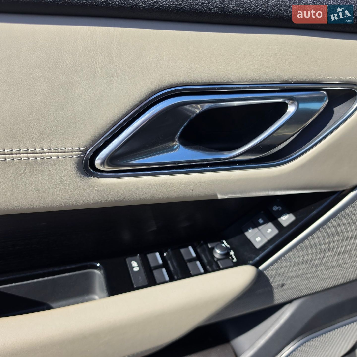 Land Rover Range Rover Velar 2017 VIN SALYL2RV6JA744047 фото оголошення 16 з 24