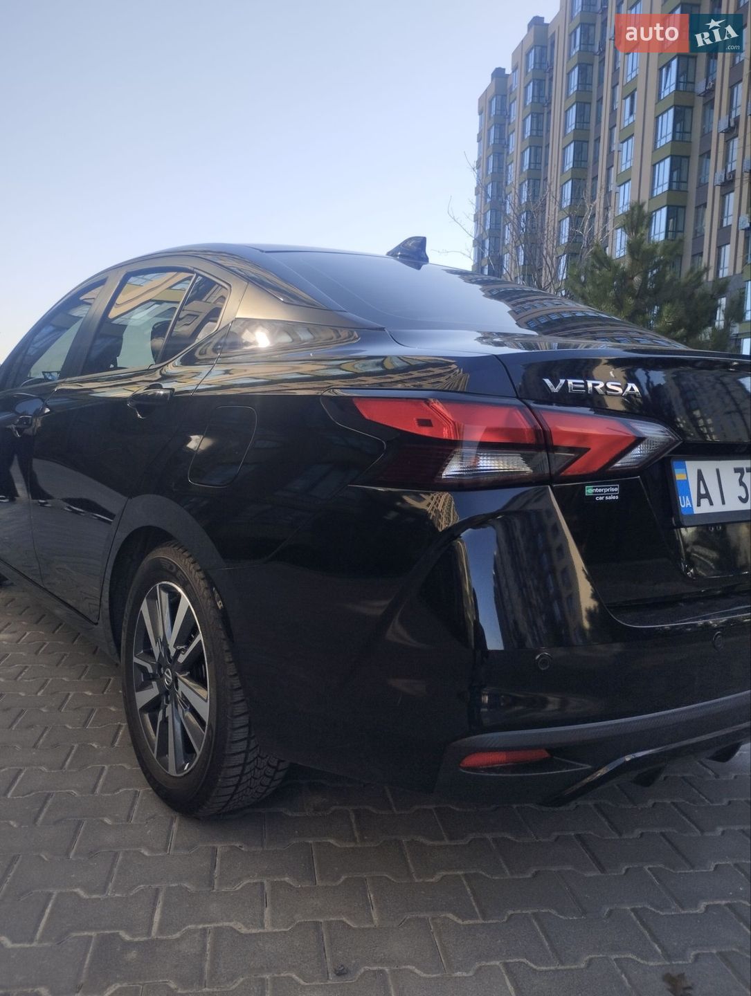 Nissan Versa 2019 VIN 3N1CN8EV7LL808342 фото оголошення 3 з 23