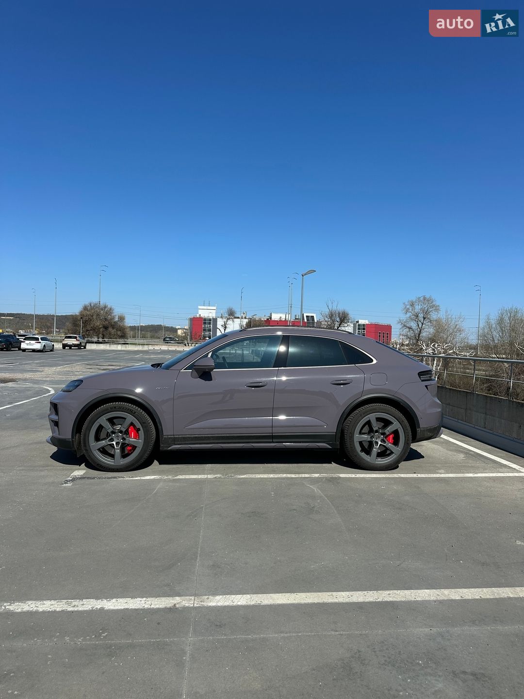 Porsche Macan 2024 VIN WP1ZZZXAZSL175524 фото оголошення 3 з 46