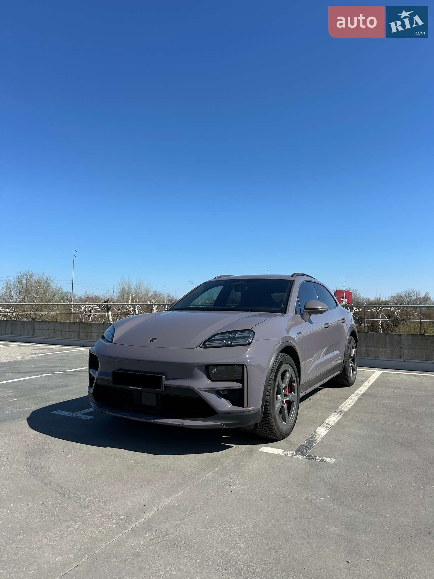 Porsche Macan 2024 VIN WP1ZZZXAZSL175524 фото оголошення 2 з 46