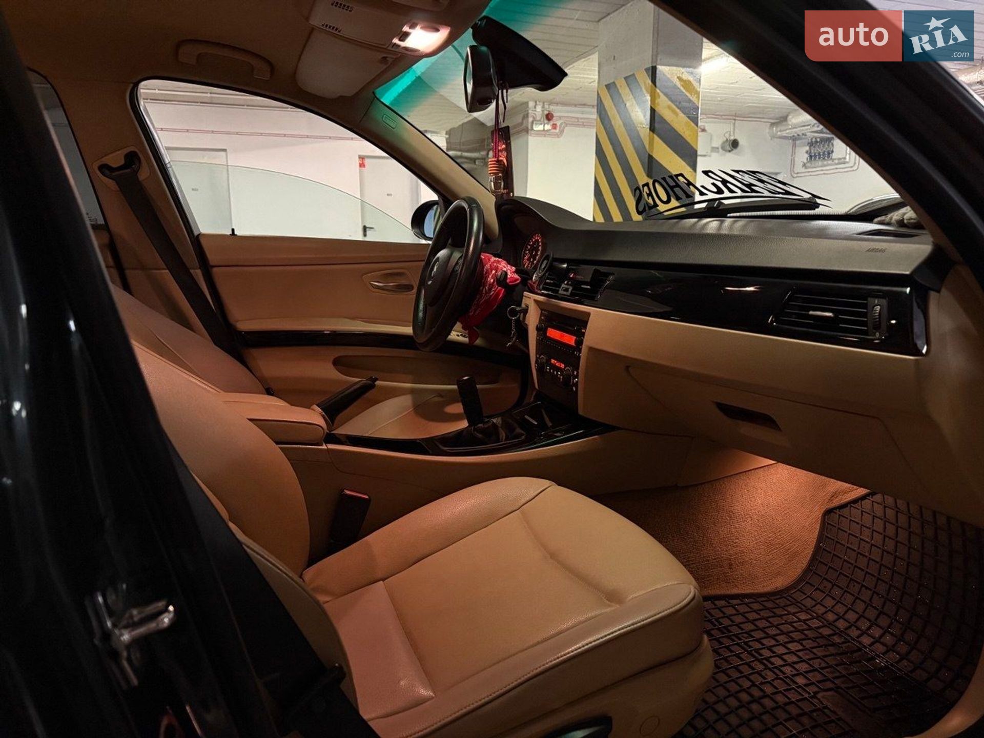 BMW 3 Series 2006 VIN WBAVU11000KW88758 фото оголошення 18 з 29