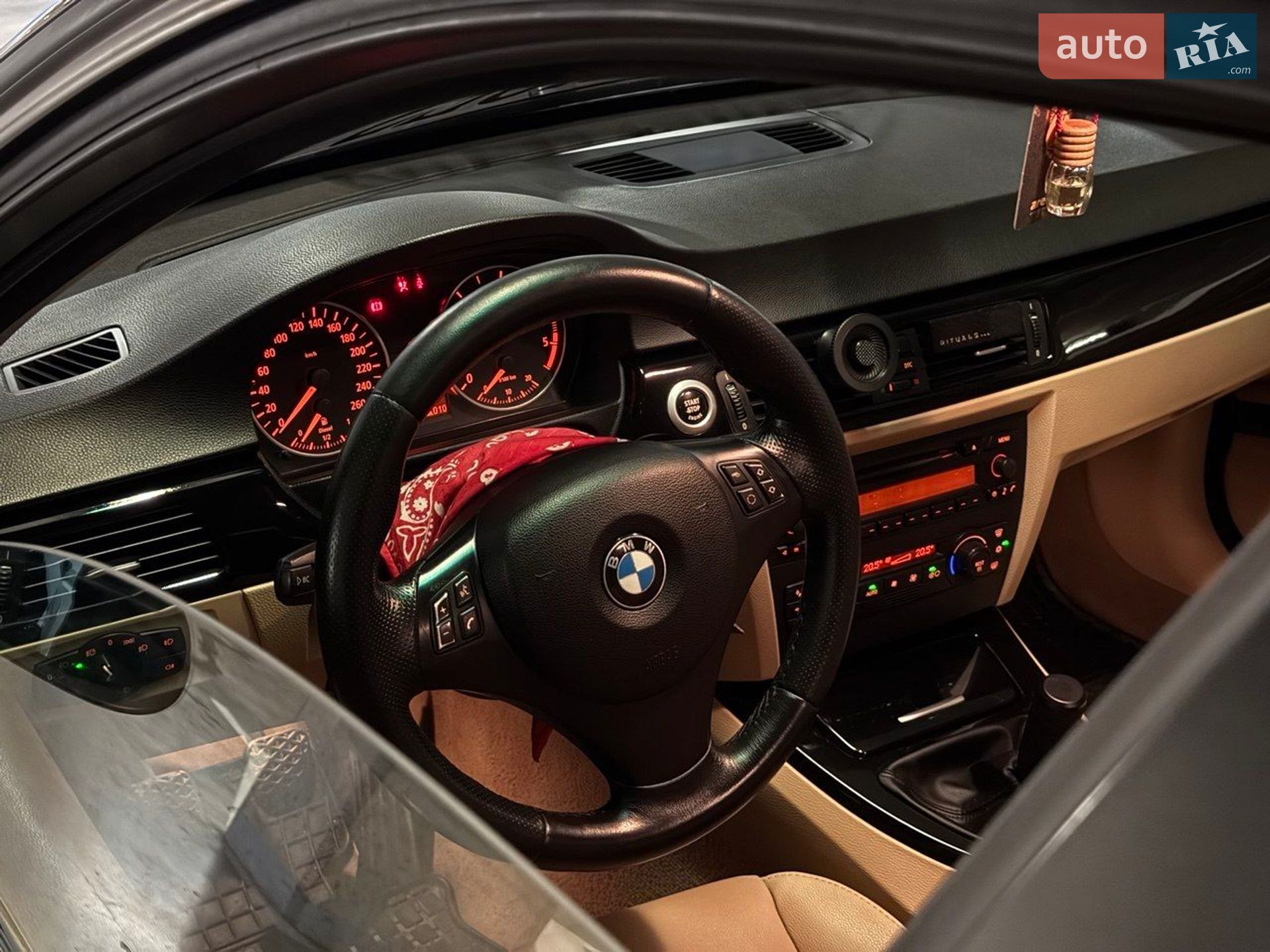 BMW 3 Series 2006 VIN WBAVU11000KW88758 фото оголошення 21 з 29