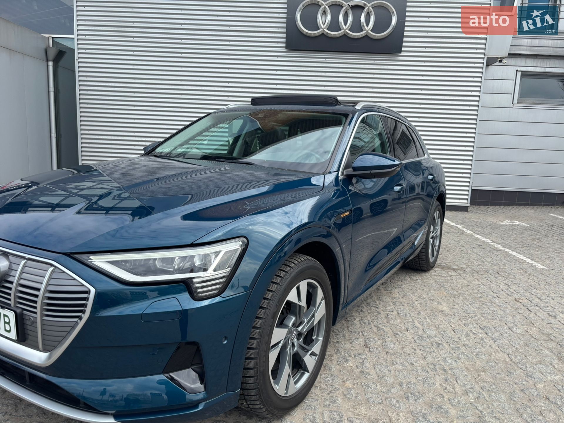Audi e-tron 2019 VIN WAUZZZGE5LB016512 фото оголошення 59 з 130