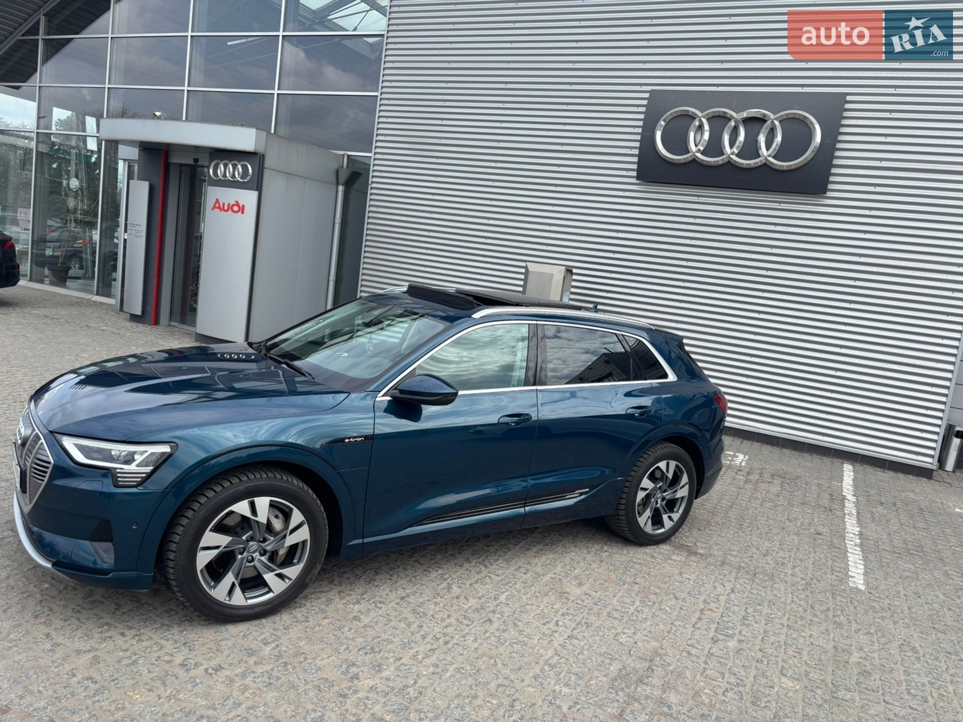 Audi e-tron 2019 VIN WAUZZZGE5LB016512 фото оголошення 60 з 130